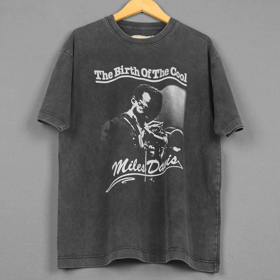 Japanese Brand Miles David T-shirt Size US L / EU 52-54 / 3 - 1 Thumbnail