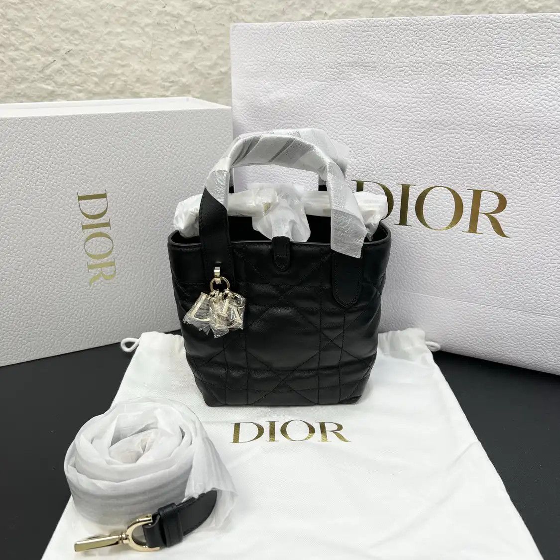 Dior DIOR Toujours Nano black cowhide leather rattan plaid quilted crossbody bag deta Size ONE SIZE - 1 Thumbnail