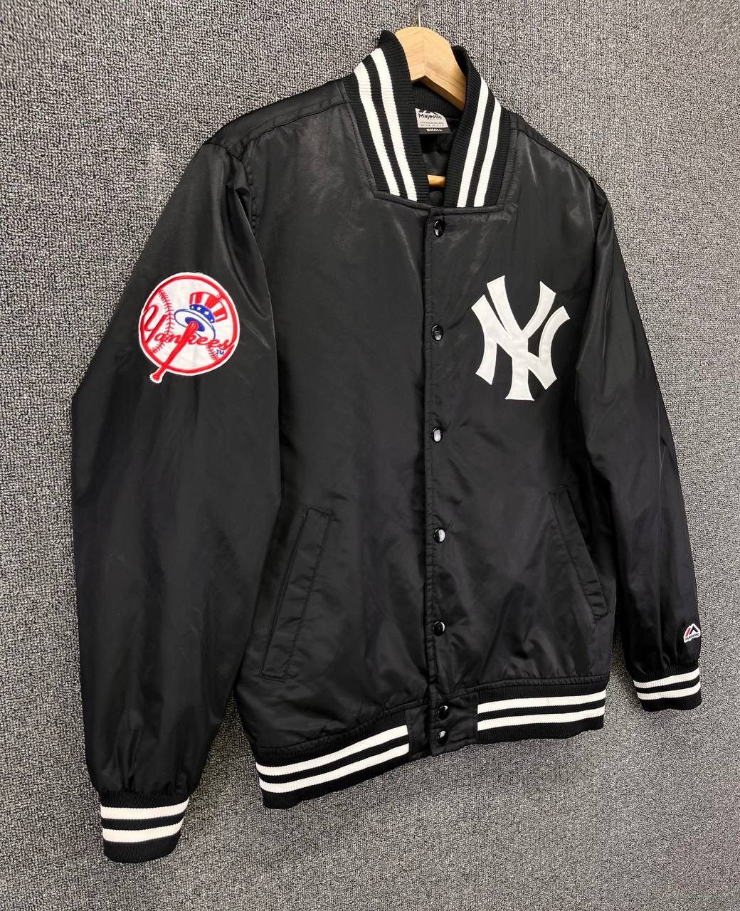 Majestic Vintage New York Yankees MLB Button Up Varsity Jacket Size US S / EU 44-46 / 1 - 2 Thumbnail