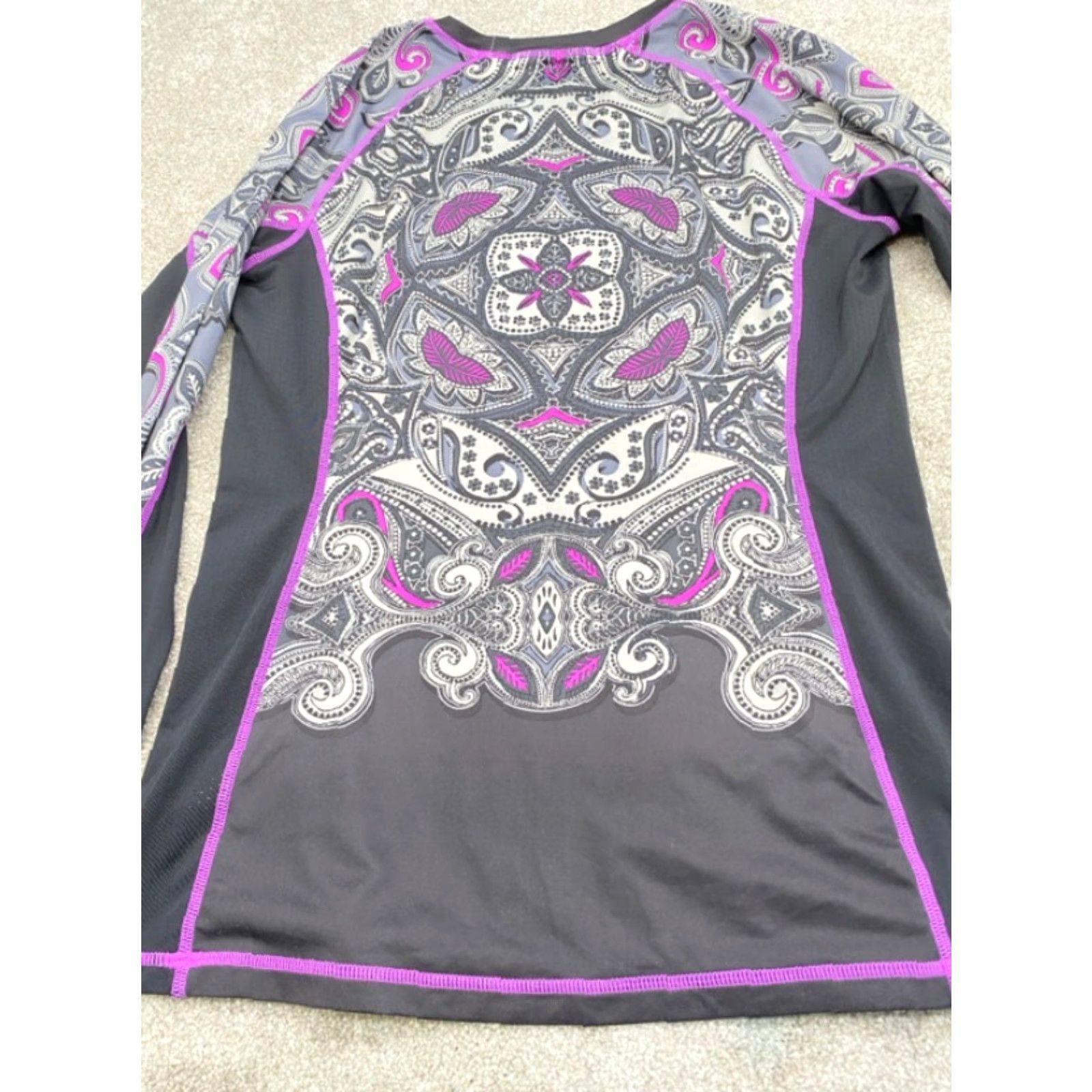 Athleta ATHLETA Runaway Wicking Run Performance #919126 Purple Paisley Thumbholes Small Size ONE SIZE - 6 Thumbnail