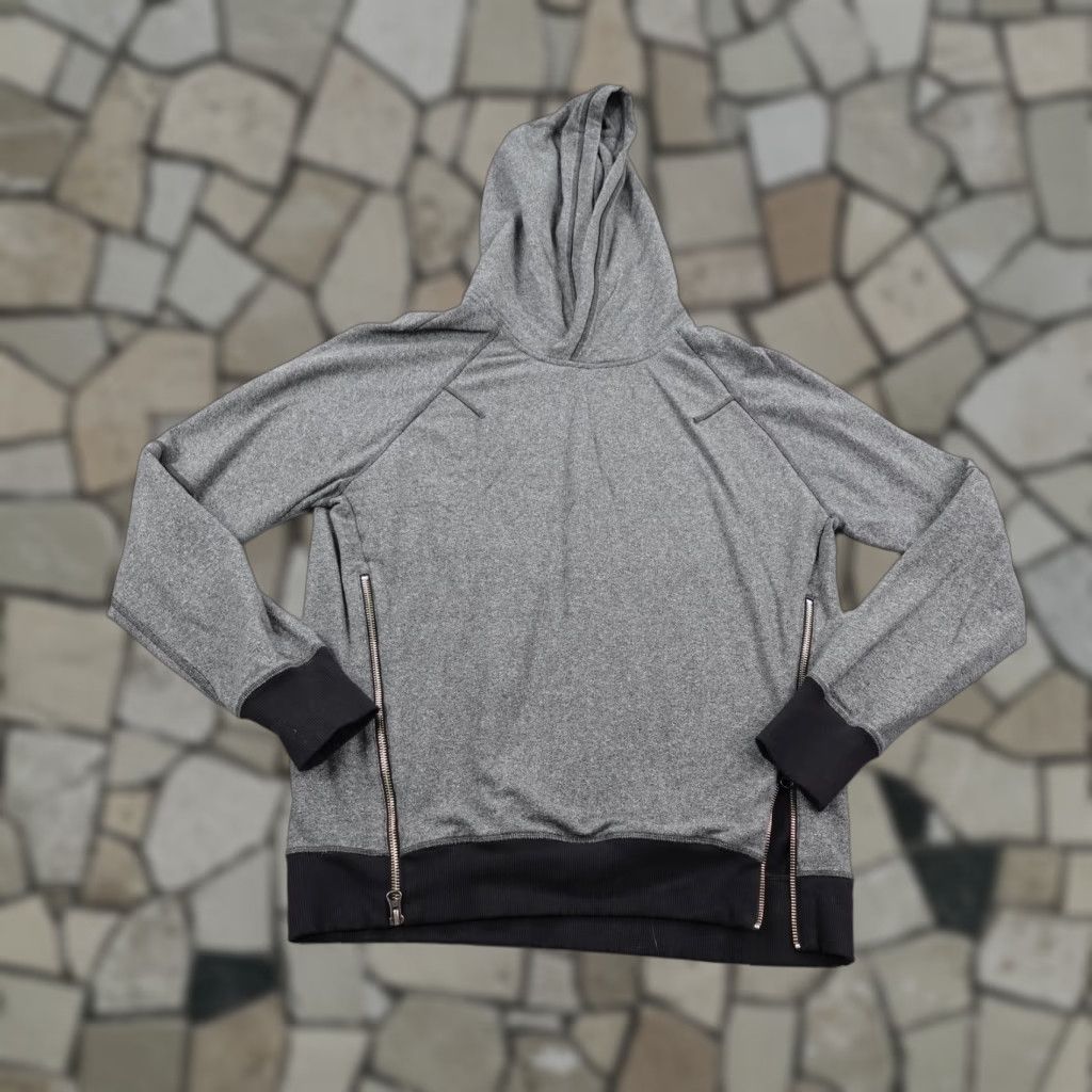 Lululemon Lululemon Hoodie Womens 6 Gray Om & Roam Pullover Sweatshirt Sweater Thumbholes Size M / US 6-8 / IT 42-44 - 1 Thumbnail