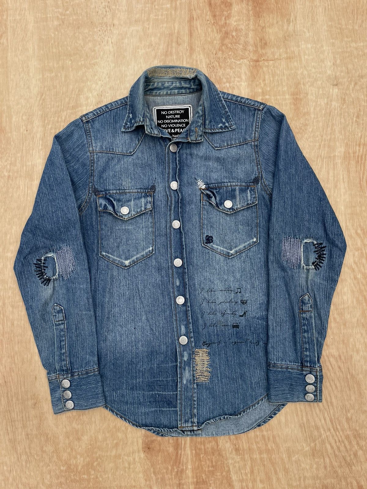 If Six Was Nine × Japanese Brand × Le Grande Bleu (L.G.B.) Japanese Love & Peace Distressed Denim shirt Size US S / EU 44-46 / 1 - 1 Thumbnail