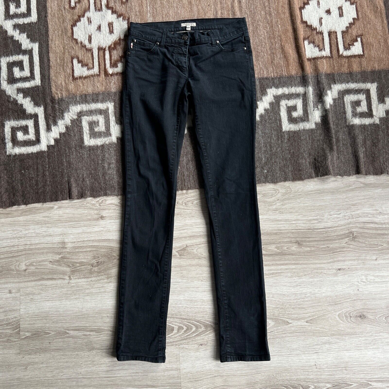 Burberry Burberry Skinny Black Elastic Denim Jeans 8737AC Size 28" / US 6 / IT 42 - 1 Thumbnail