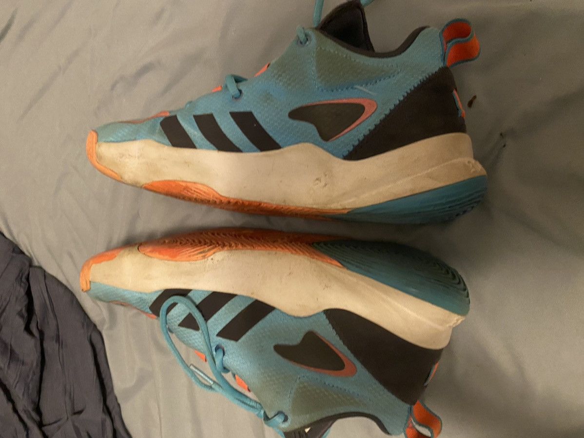 Adidas Adidas men’s basketball shoe Size US 9 / EU 42 - 5 Thumbnail