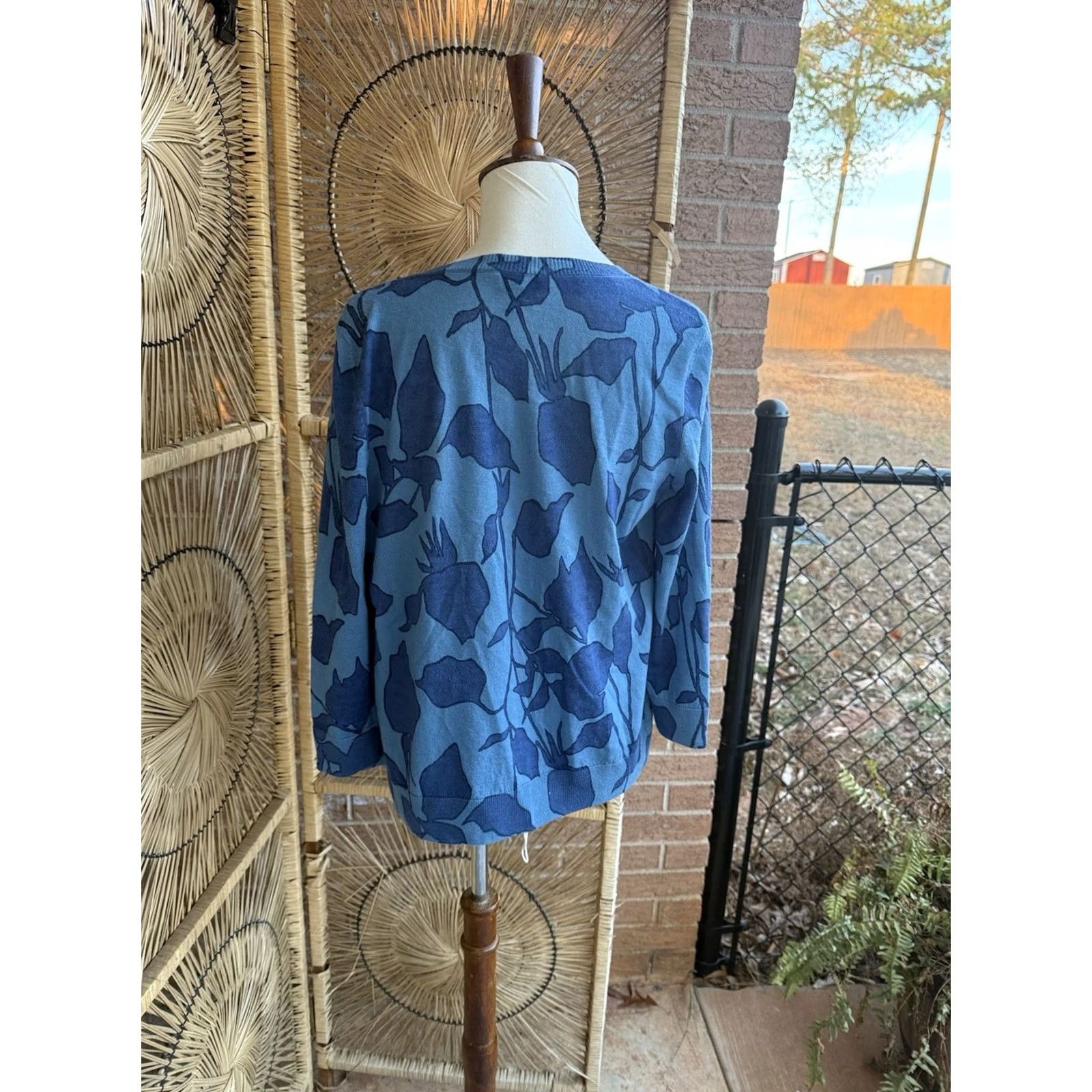 Talbots VINTAGE Talbots XS Pure Merino Wool Blue Floral Cardigan Sweater Women XS Cardigan Wool Blue Floral Size XS / US 0-2 / IT 36-38 - 4 Thumbnail