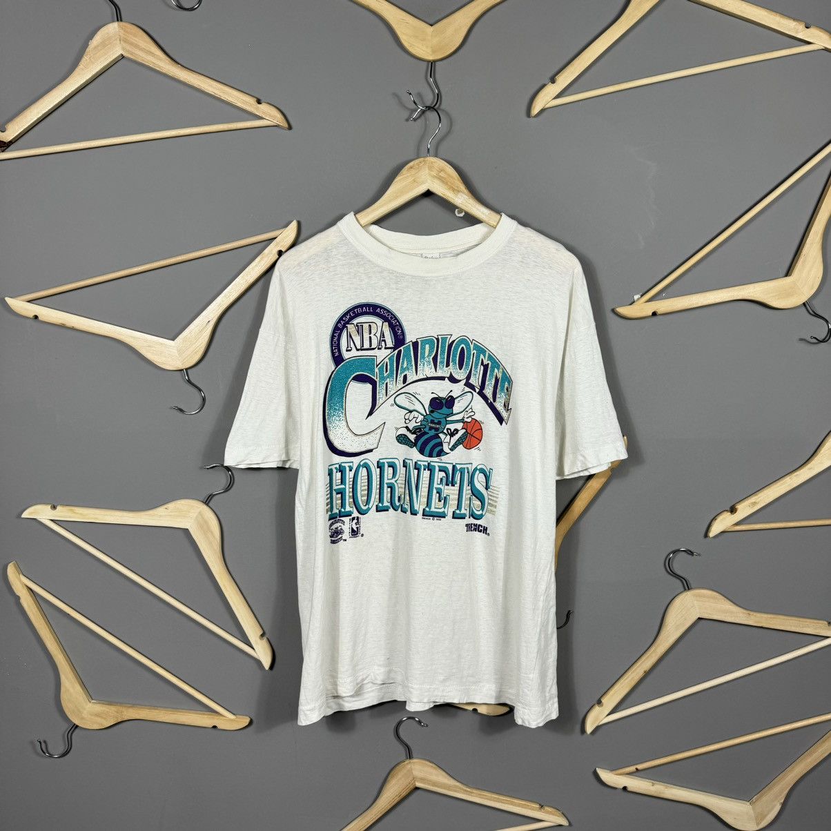 NBA Vintage 1993 Charlotte Hornets NBA T-shirt Size US XL / EU 56 / 4 - 1 Thumbnail
