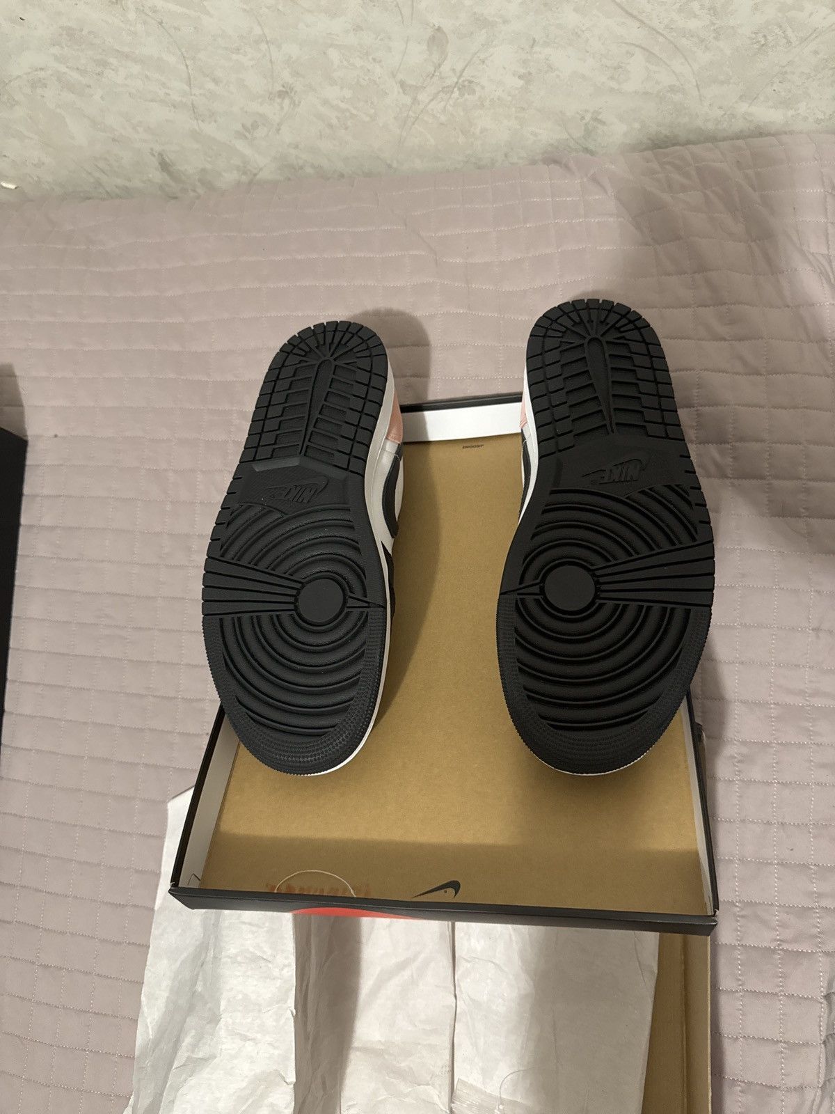Nike Black/bleached coral white Size US 10.5 / EU 43-44 - 6 Thumbnail