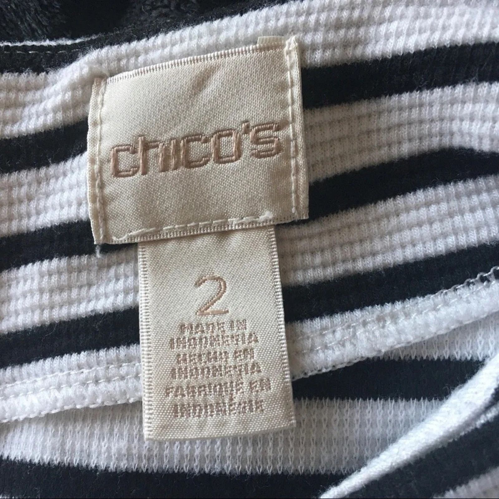 Chicos Chico’s Breton Striped heavy weight nautical Top, size 2 (M) Size M / US 6-8 / IT 42-44 - 4 Thumbnail