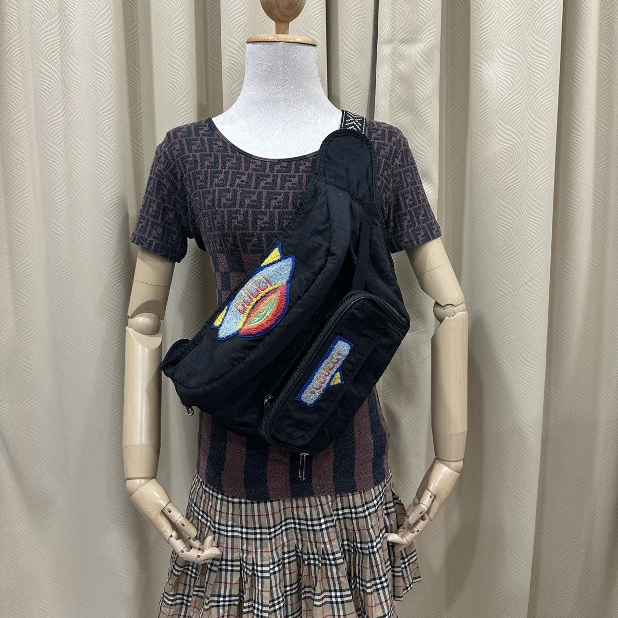 Gucci GUCCI BLACK NYLON TERRY CLOTH 80s LOGO PATCH WAIST BAG 29 Size ONE SIZE - 22 Thumbnail