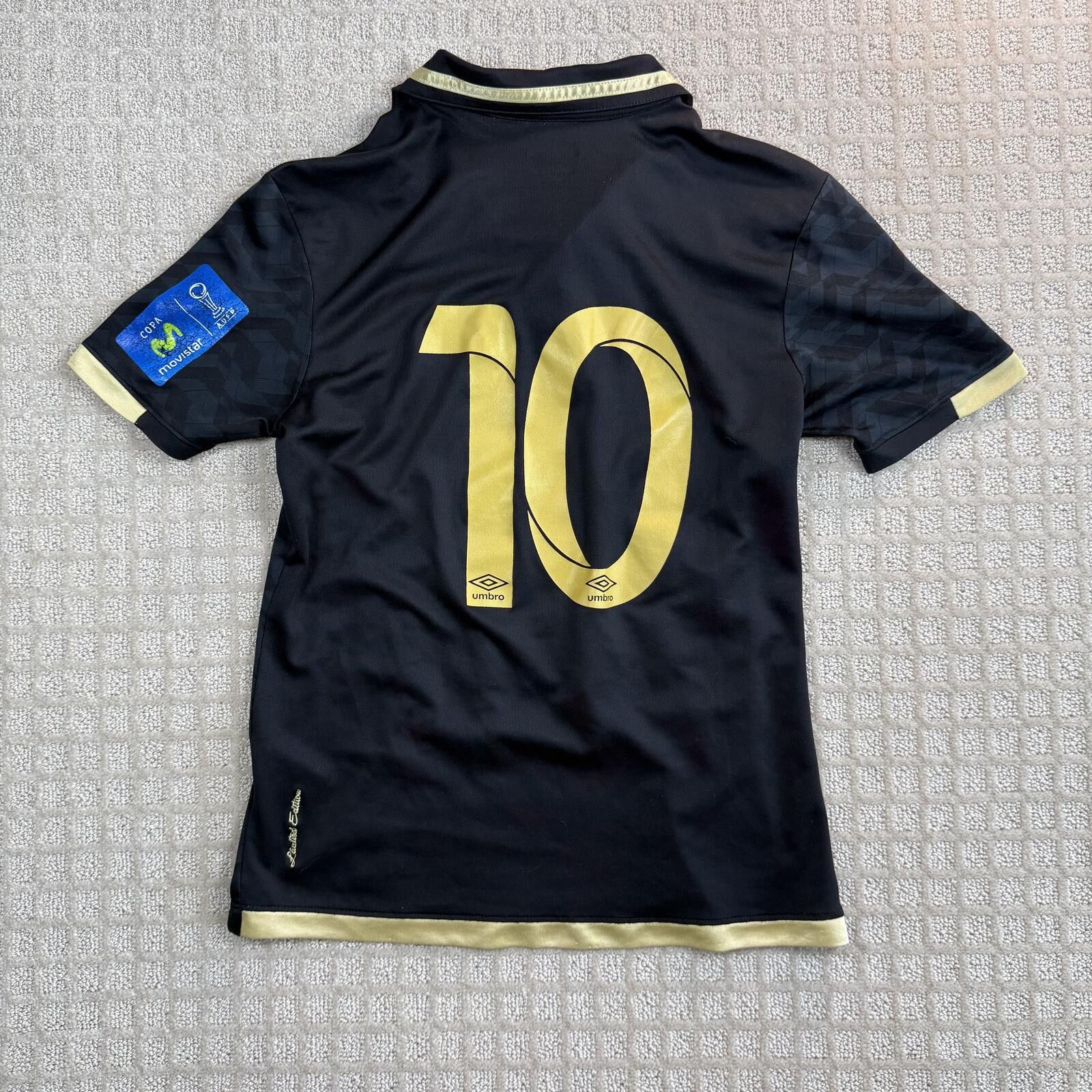 Umbro Umbro Universitario 2017 Third Jersey Black Gold S Size US S / EU 44-46 / 1 - 7 Thumbnail