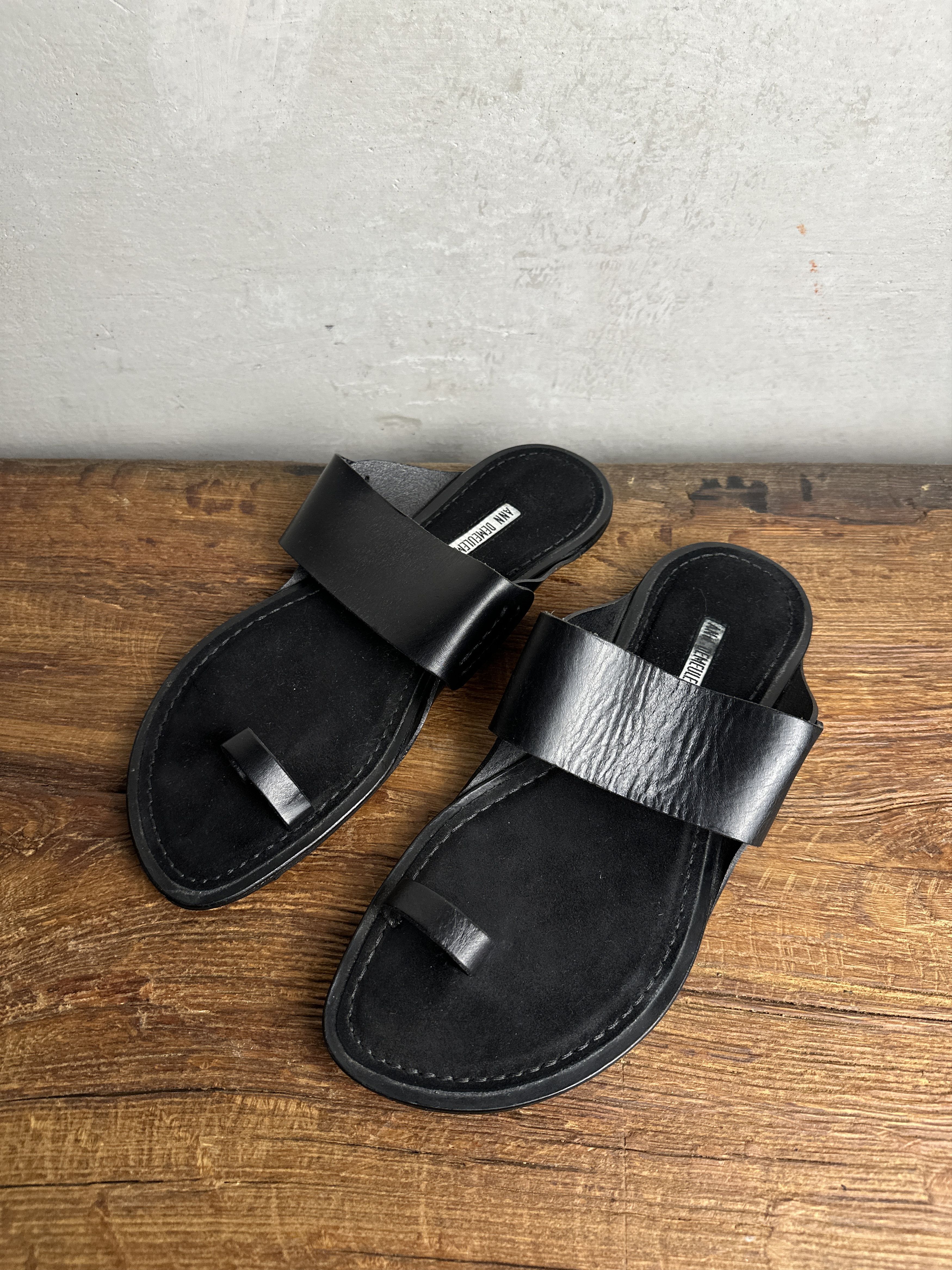 Ann Demeulemeester Ann Demeulemeester black leather sandals with toe strap Size US 9 / IT 39 - 1 Thumbnail