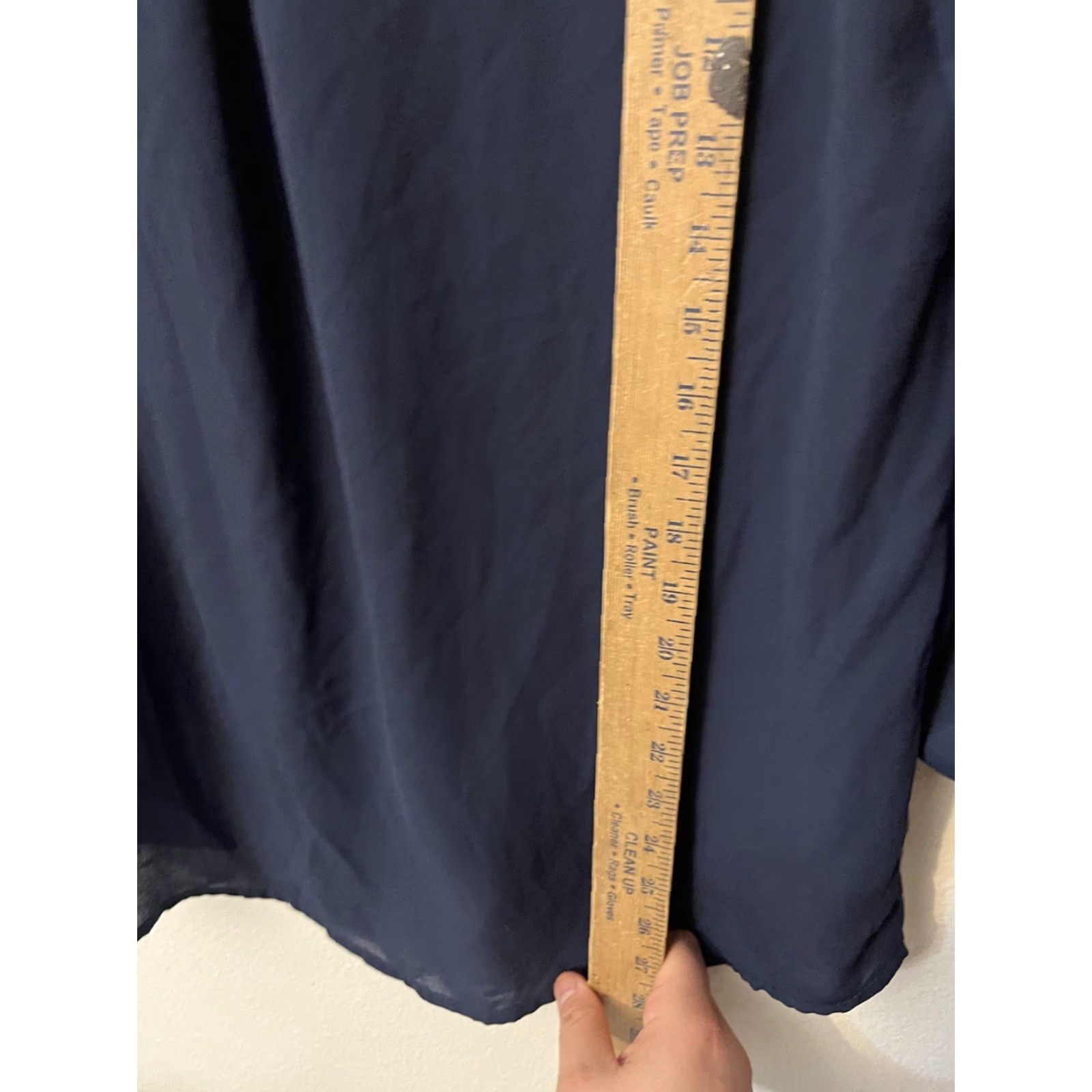 H&M VINTAGE H&M Divided Navy Blue Button-Down Shirt Womens Size 6 Casual Solid Size M / US 6-8 / IT 42-44 - 4 Thumbnail