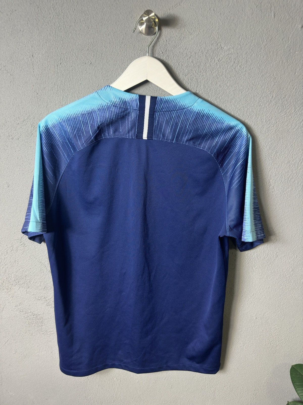 Nike TOTTENHAM HOTSPUR 2018 2019 AWAY SHIRT JERSEY NIKE Size US M / EU 48-50 / 2 - 8 Thumbnail