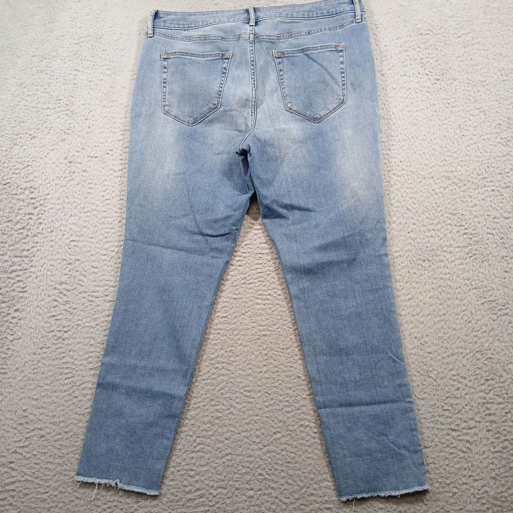 Vintage VINTAGE a.n.a Floral Embroidered Jegging Jeans Women 14 Light Wash Raw Hem Boho EUC Size 36" / US 14 / IT 50 - 3 Thumbnail