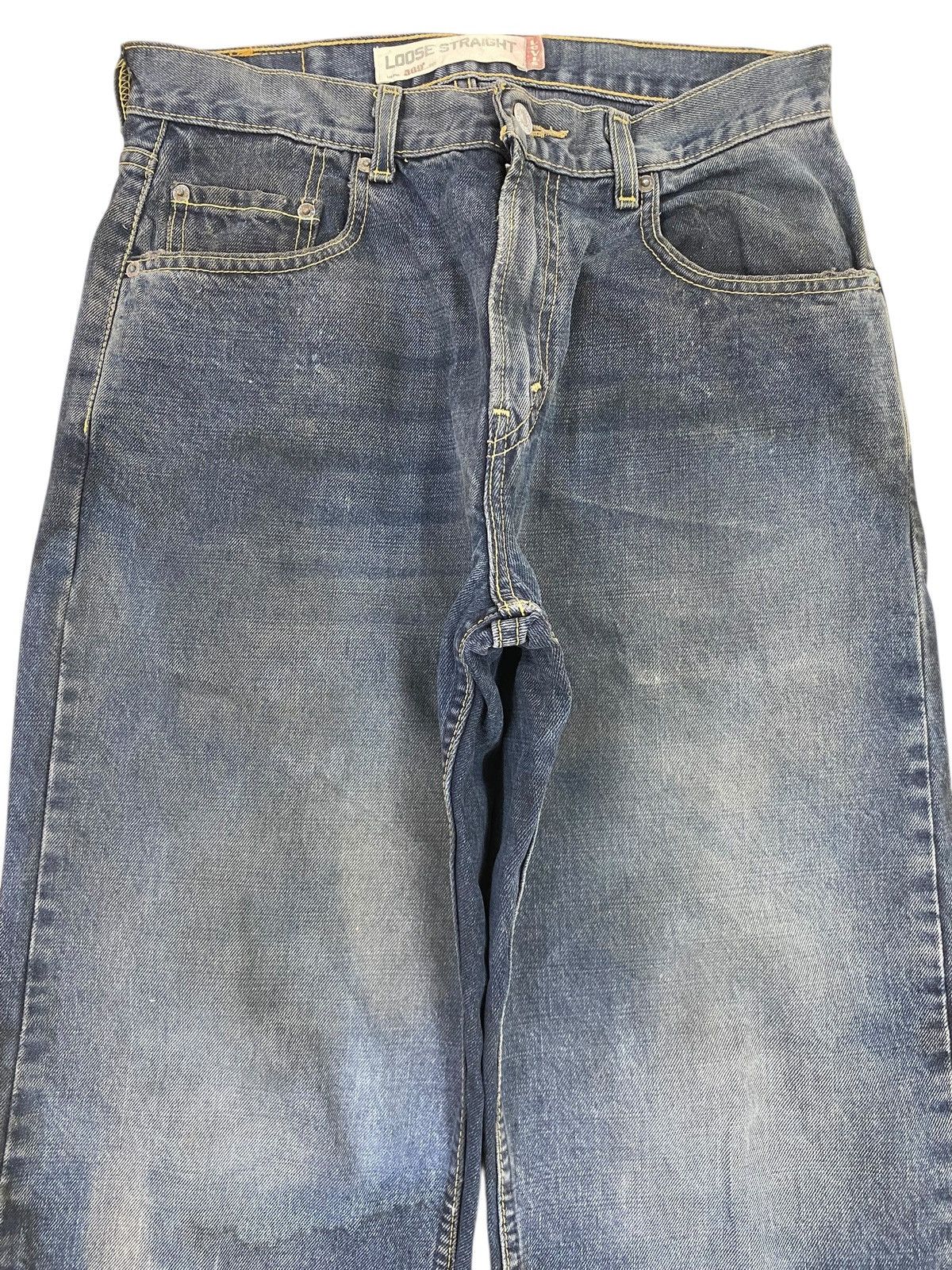 Levi's Levi’s_ Blue Wash Ripped at the back Straigjt Leh Jeans Size US 30 / EU 46 - 2 Thumbnail
