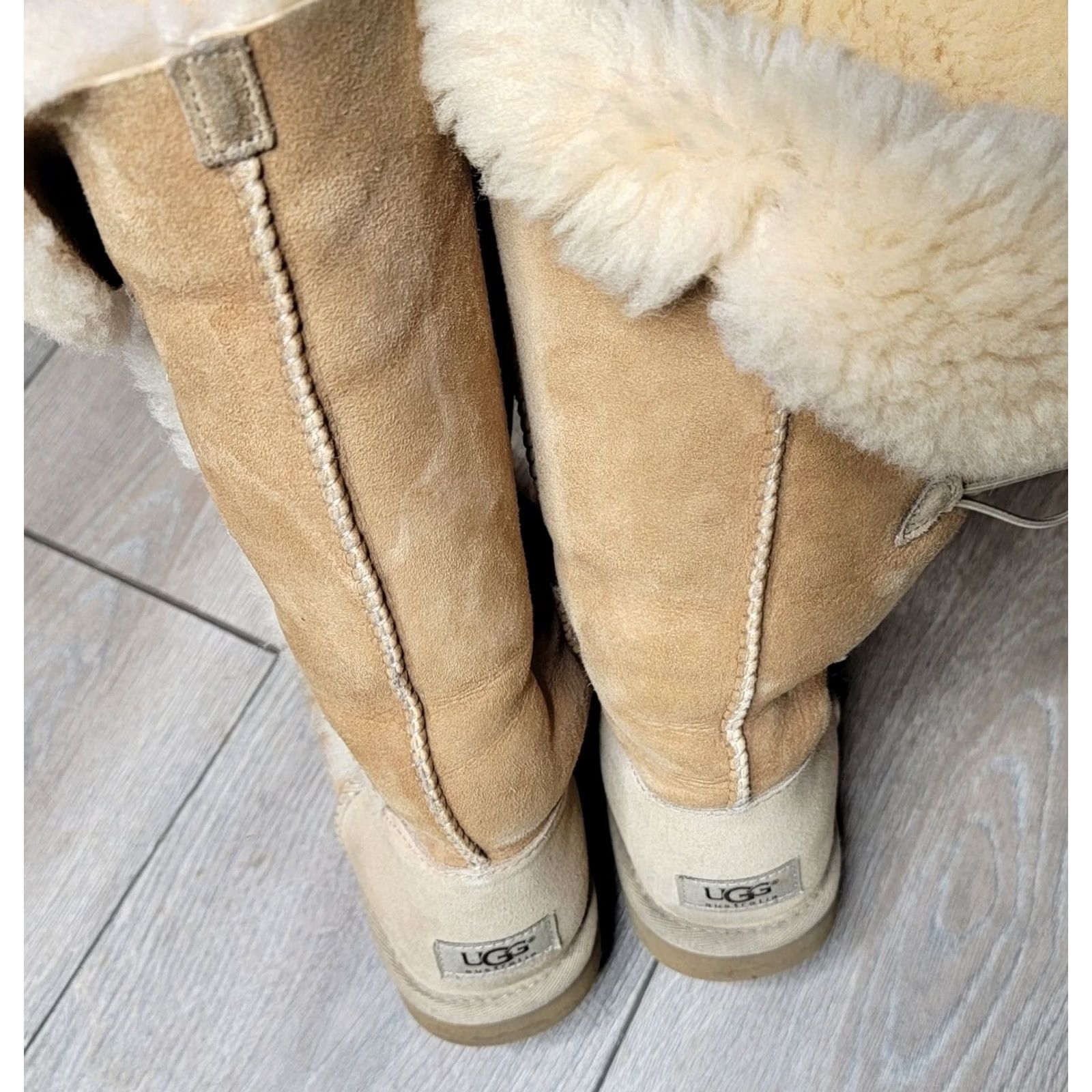 Ugg UGG Bailey Button Triplet Boots Women's Chestnut Brown Snow Boot UGG Australia Size 7 Sheepskin Winter - Women Chunky Furll? Size US 7 / IT 37 - 2 Thumbnail
