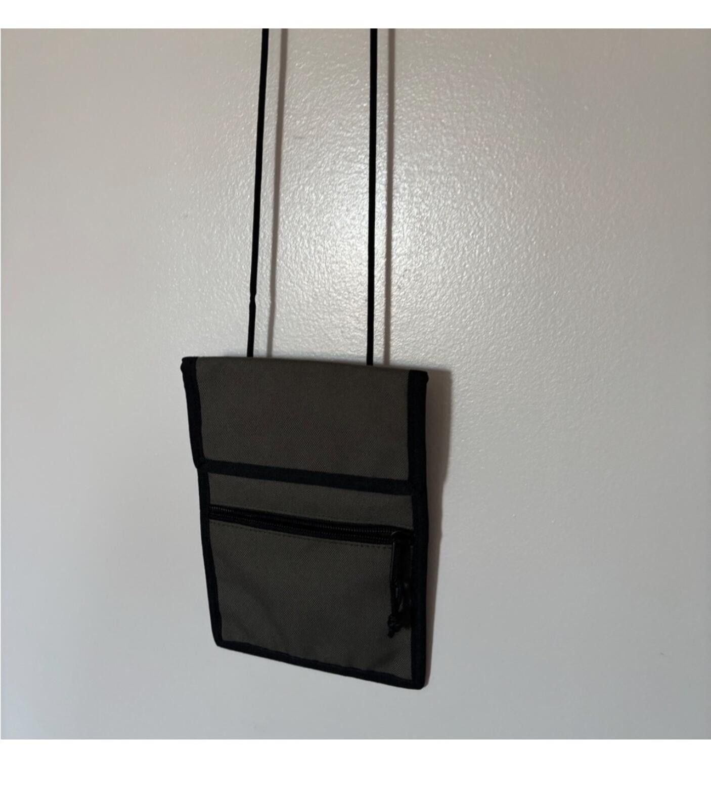 H&M Men’s H&M neck bag Size ONE SIZE - 4 Thumbnail