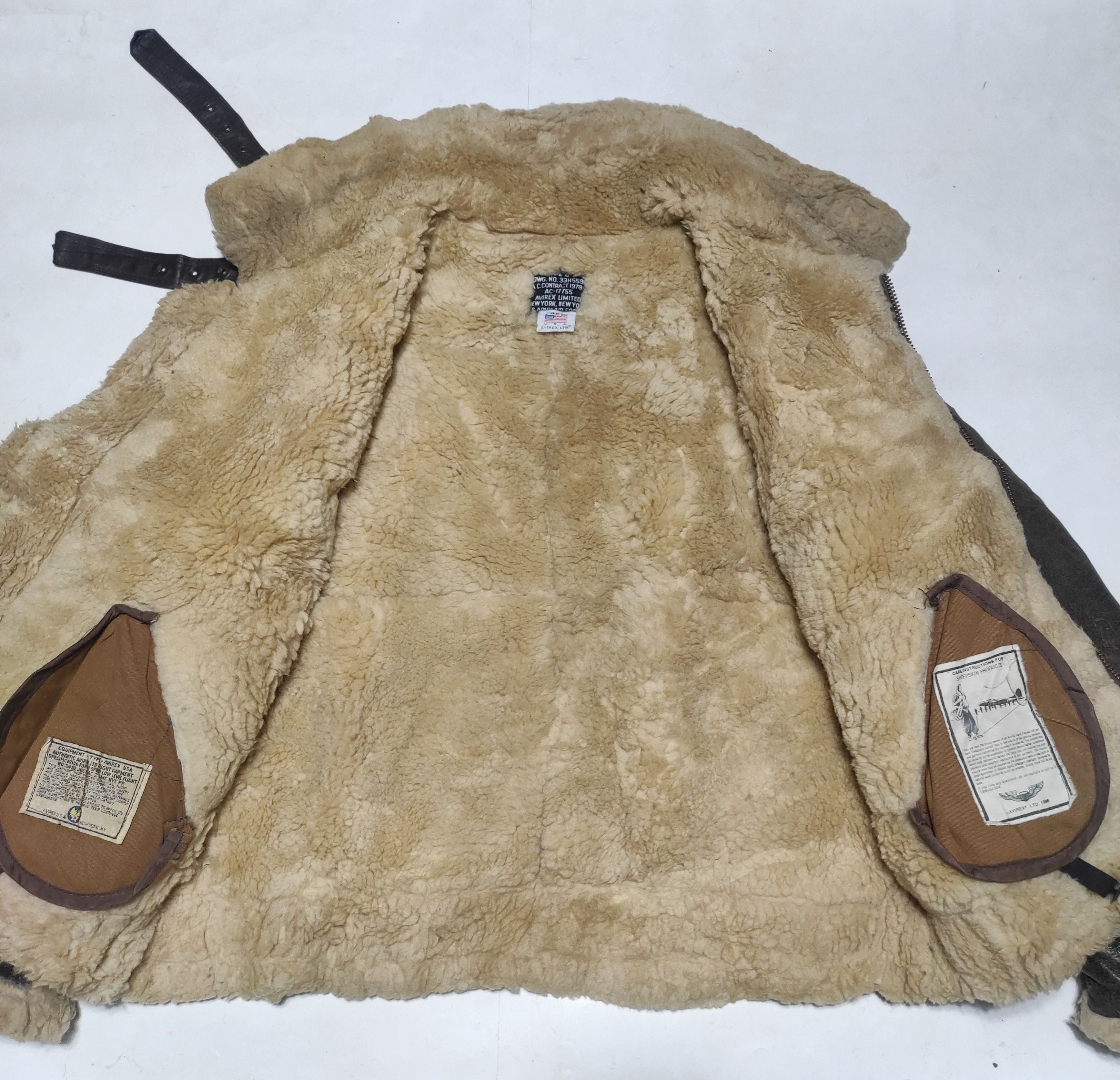 Beautiful AVIREX Type B-3 Flight Bomber Jacket