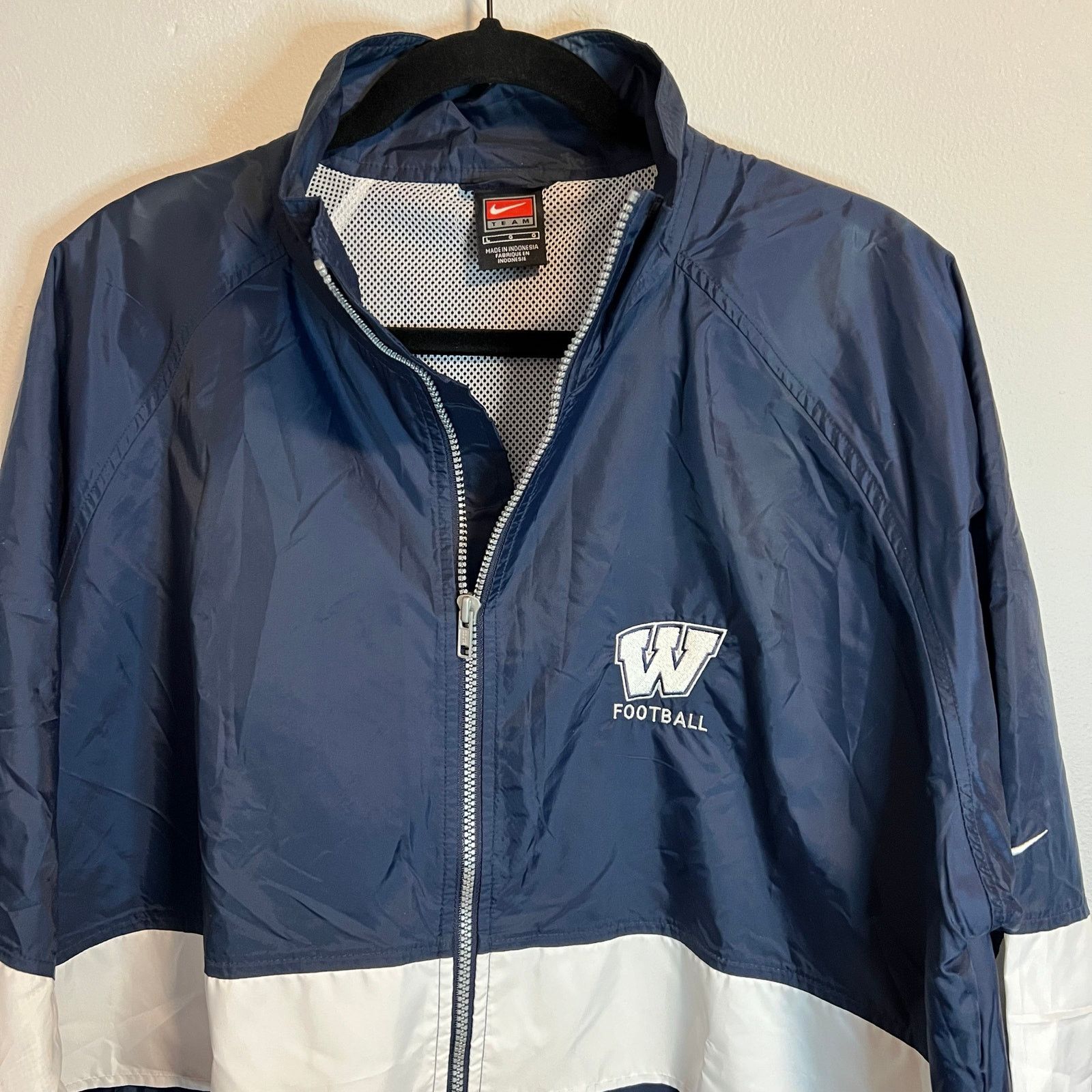 Nike Vintage W Football Nike Team Windbreaker NCAA Mens Size L Size US L / EU 52-54 / 3 - 4 Thumbnail