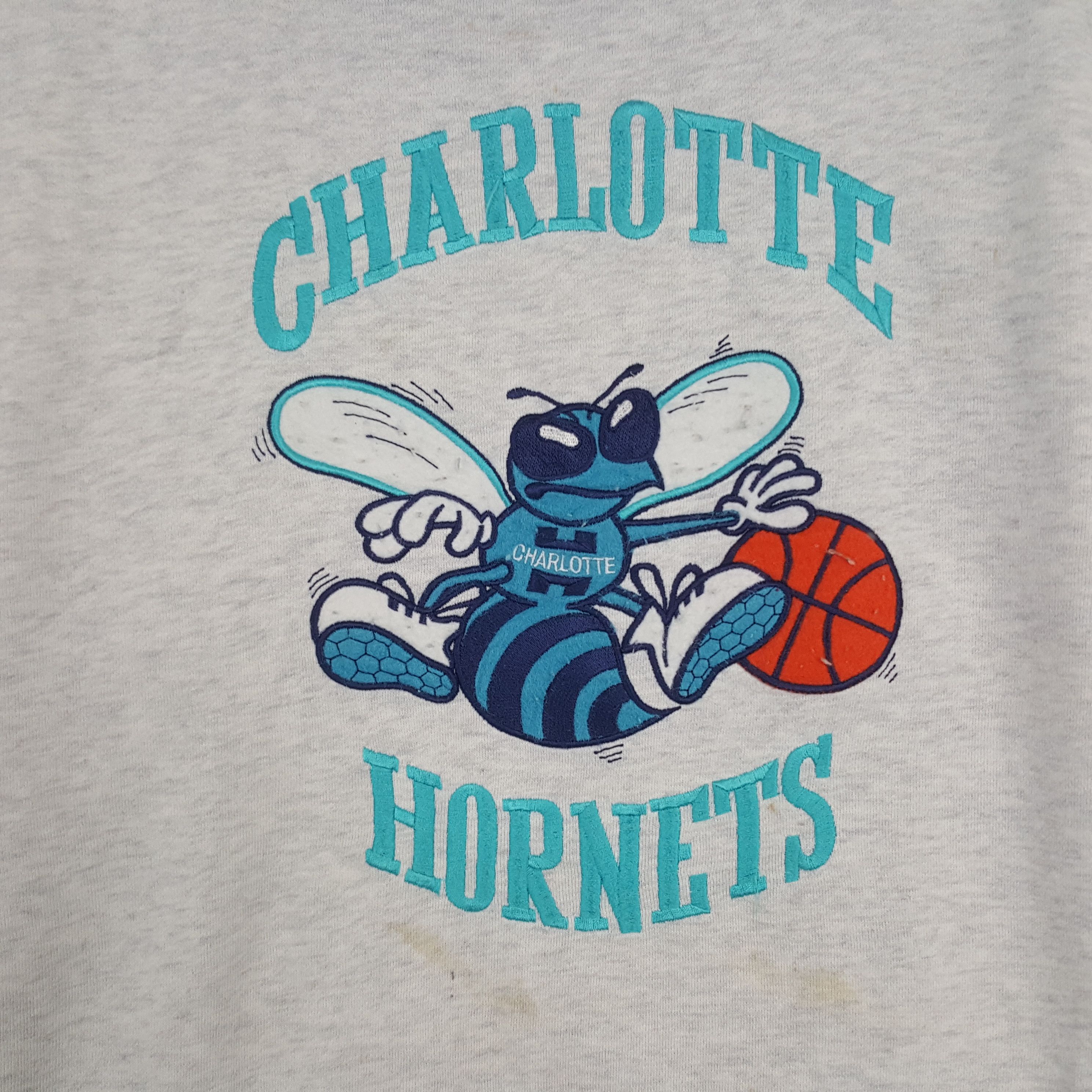 NBA × Vintage Vintage NBA Charlotte Hornets Sweatshirt Size US M / EU 48-50 / 2 - 2 Thumbnail