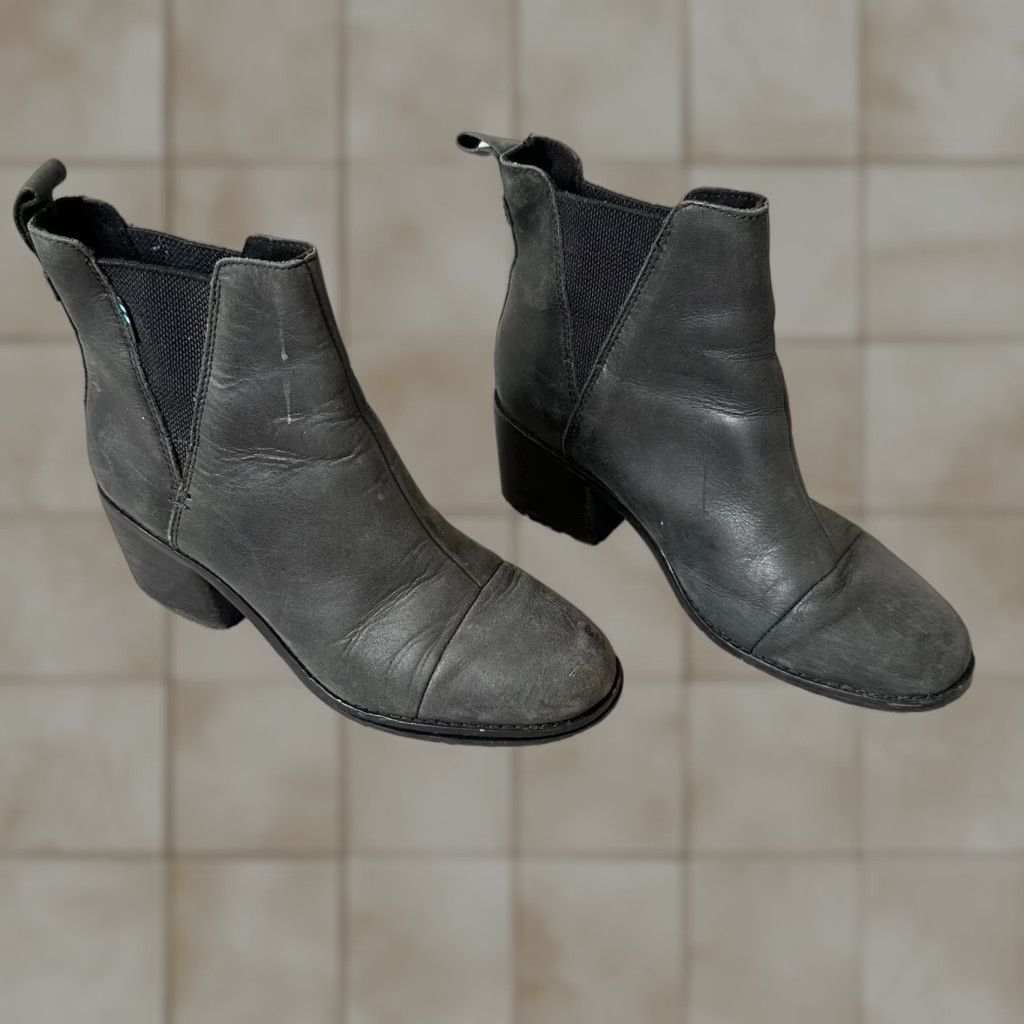 Toms VINTAGE TOMS Boots Womens 6 Black Leather Soft Heels Casual 90s Boots Womens Girls Size US 6 / IT 36 - 1 Thumbnail