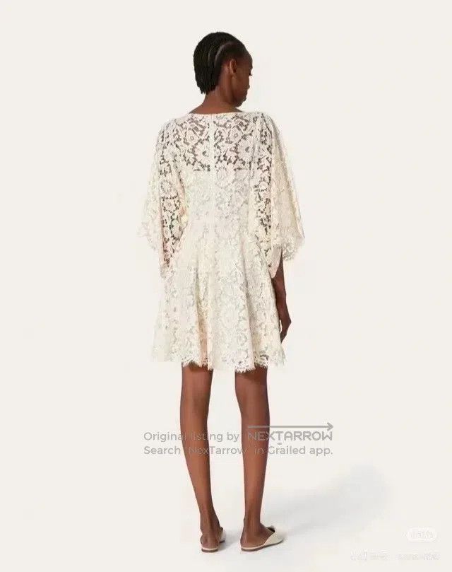 Valentino Valentino Lace heavy work dress Size XS / US 0-2 / IT 36-38 - 7 Thumbnail