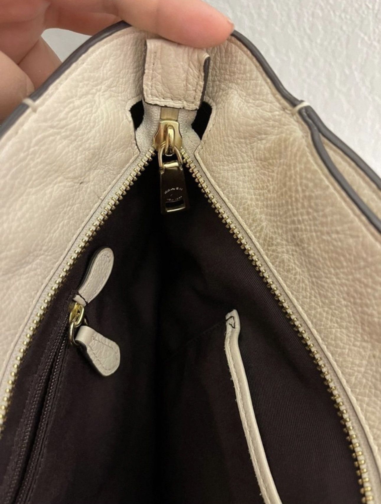 Tory Burch Coach Pebble Leather Town Tote in White Size ONE SIZE - 8 Thumbnail