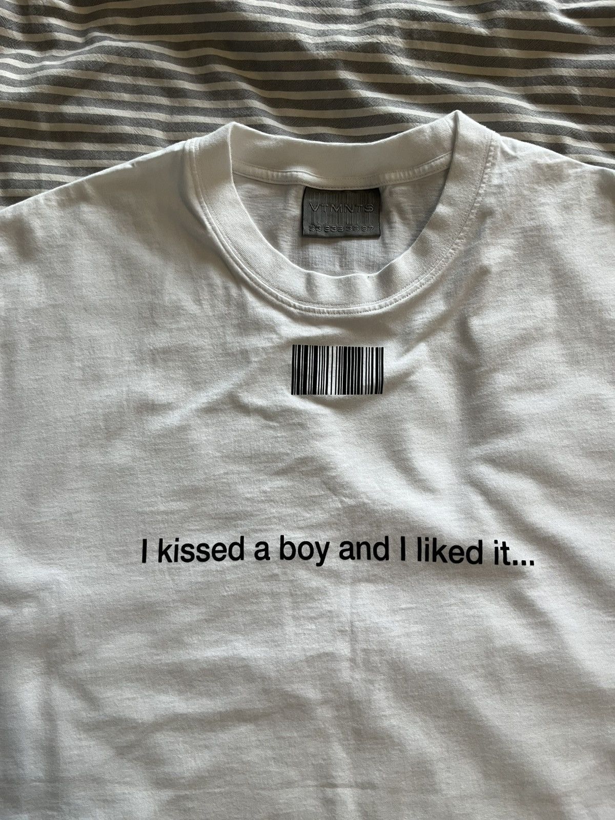 VTMNTS VTMNTS ’I Kissed A Boy…’ Size US L / EU 52-54 / 3 - 2 Thumbnail
