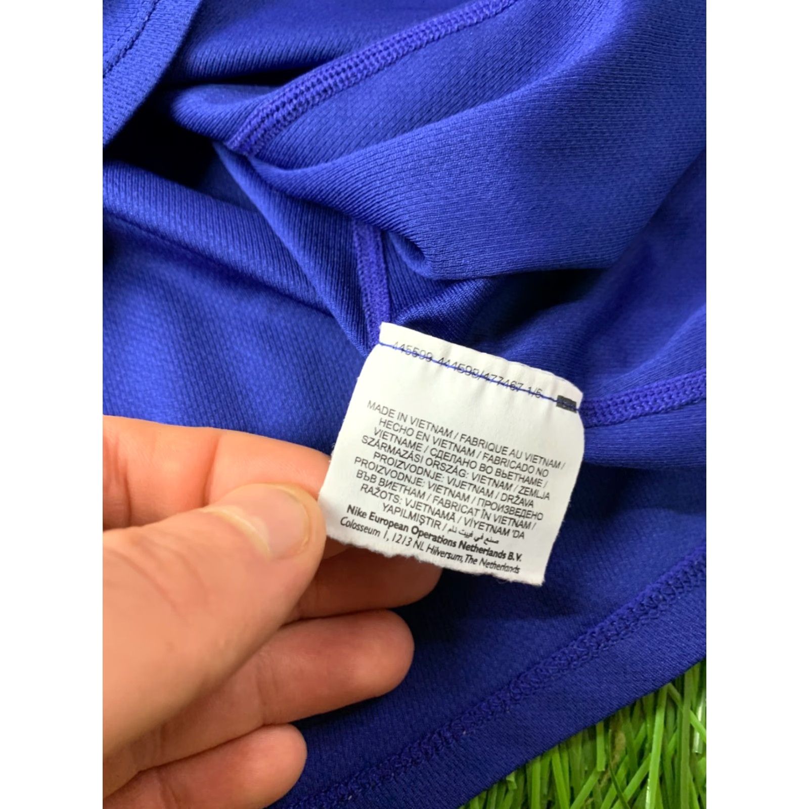 Nike Nike Dri-FIT Running Shirt Women M Blue and Black Training Jersey Tee 2016 Nike Shirt Women Shirt Training 2016 Run Womens Size M / US 6-8 / IT 42-44 - 5 Thumbnail