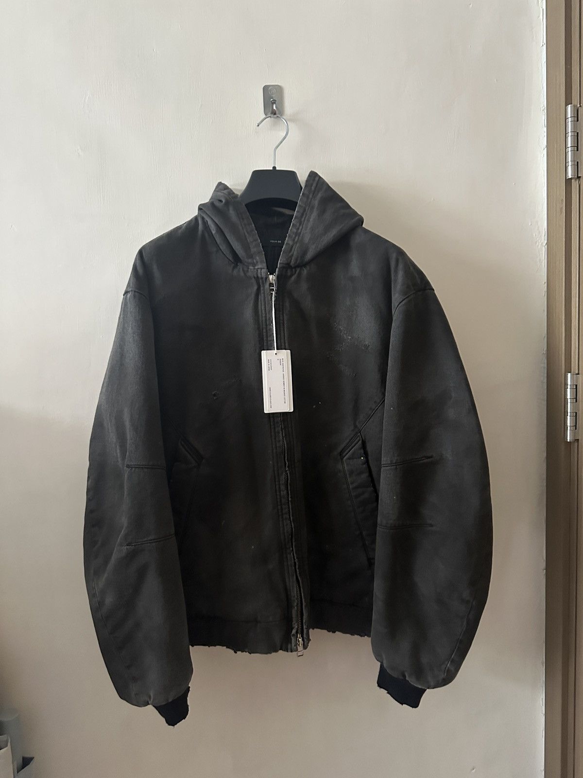 Vuja De VUJA DE MAX SATIN PILLOW BOMBER JACKET IN BLACK