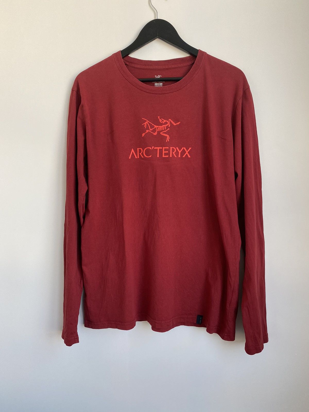 Arc'teryx Men's long sleeve Arcteryx big logo Size US L / EU 52-54 / 3 - 1 Thumbnail