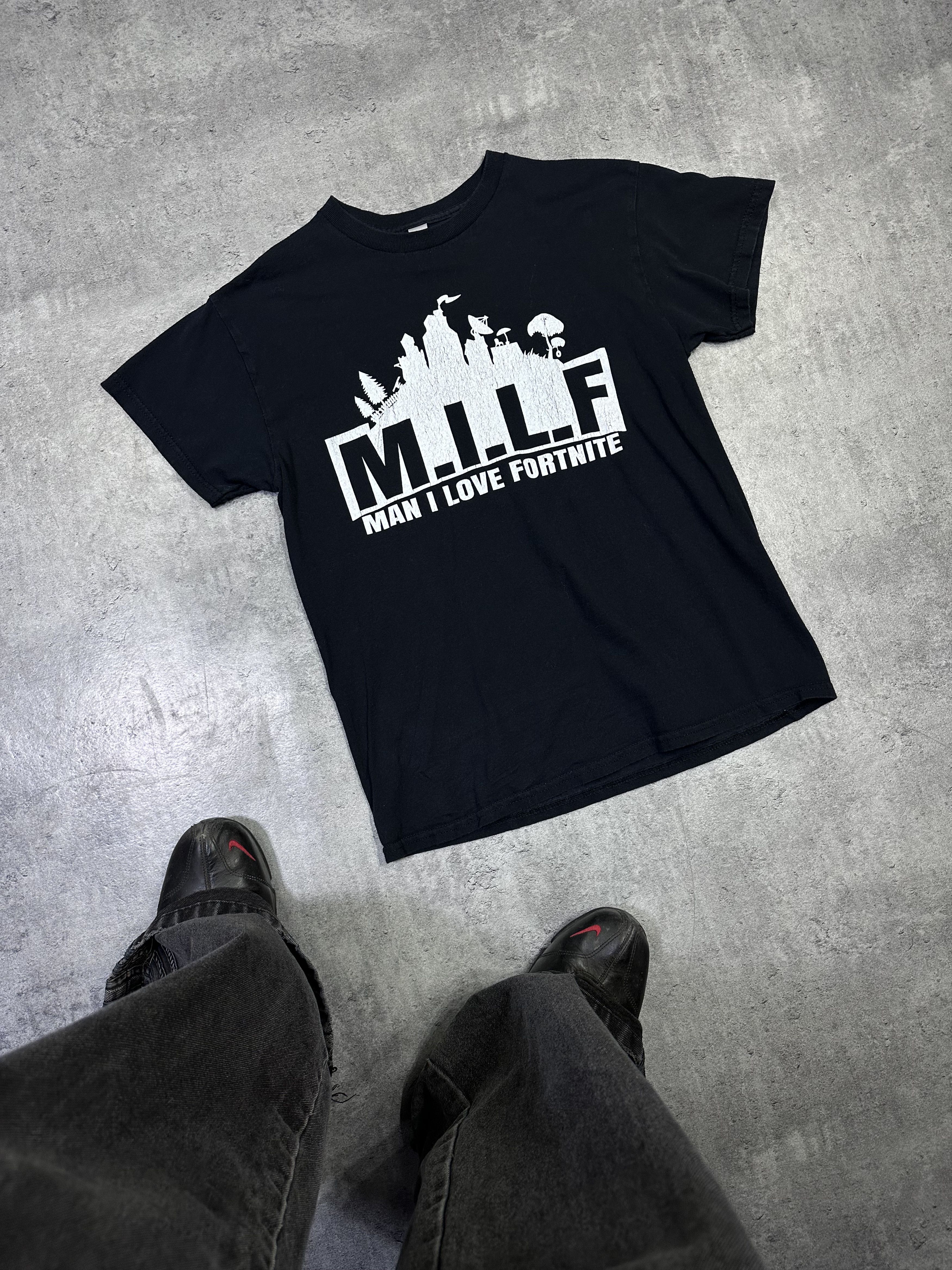 Vintage MILF Man i love fortnite black tshirt Size US M / EU 48-50 / 2 - 3 Thumbnail