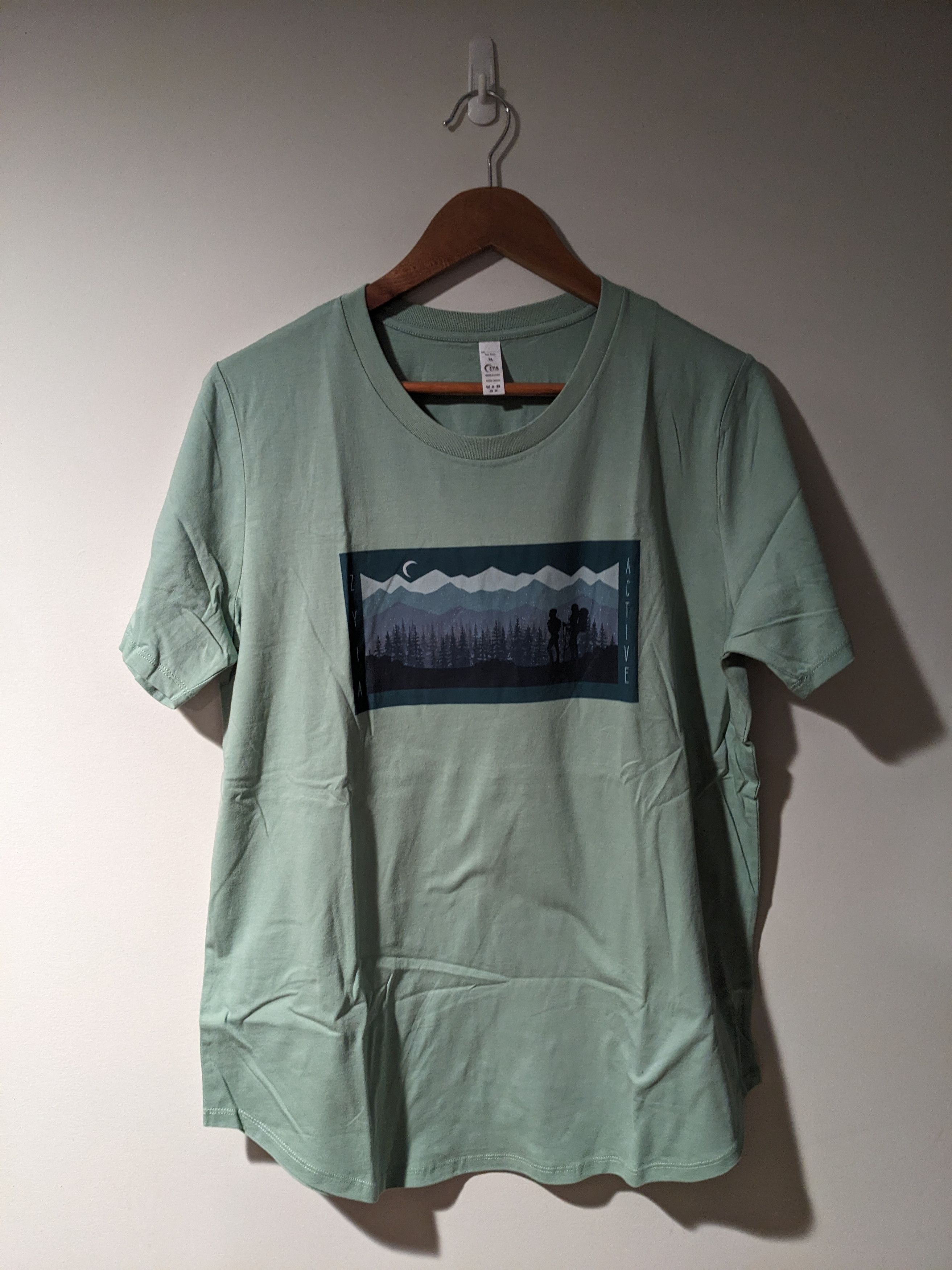 Designer × Gildan Zyia Active Wear Mountain Green X-Large T-Shirt Size XL / US 12-14 / IT 48-50 - 1 Thumbnail