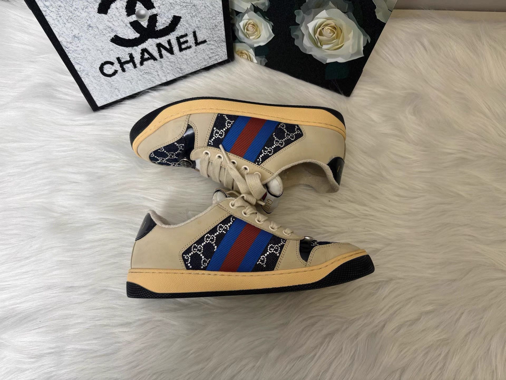 Gucci Gucci Screener Blue-Red Crystal Flat Sneakers K36 Size US 5 / IT 35 - 6 Thumbnail