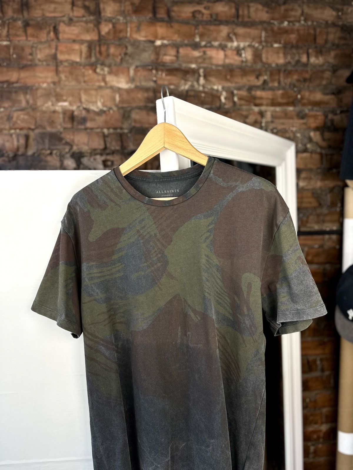 Allsaints Men’s T-Shirt Allsaints Contour SS Crew Camo Size: S Size US S / EU 44-46 / 1 - 2 Thumbnail