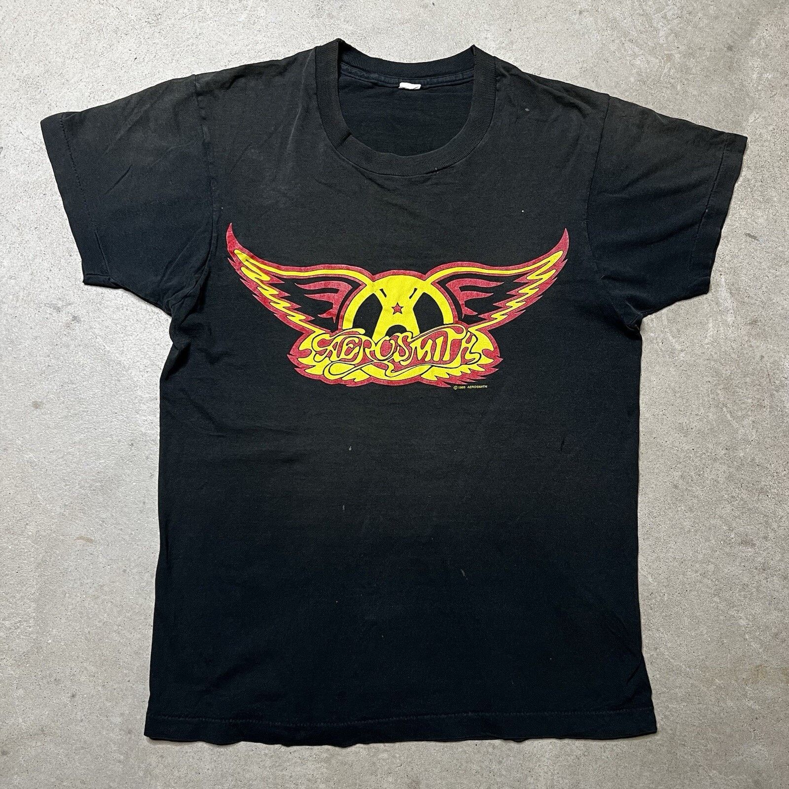 Vintage Vintage 1988 Aerosmith Walk This Way Concert T-Shirt Size US M / EU 48-50 / 2 - 1 Thumbnail