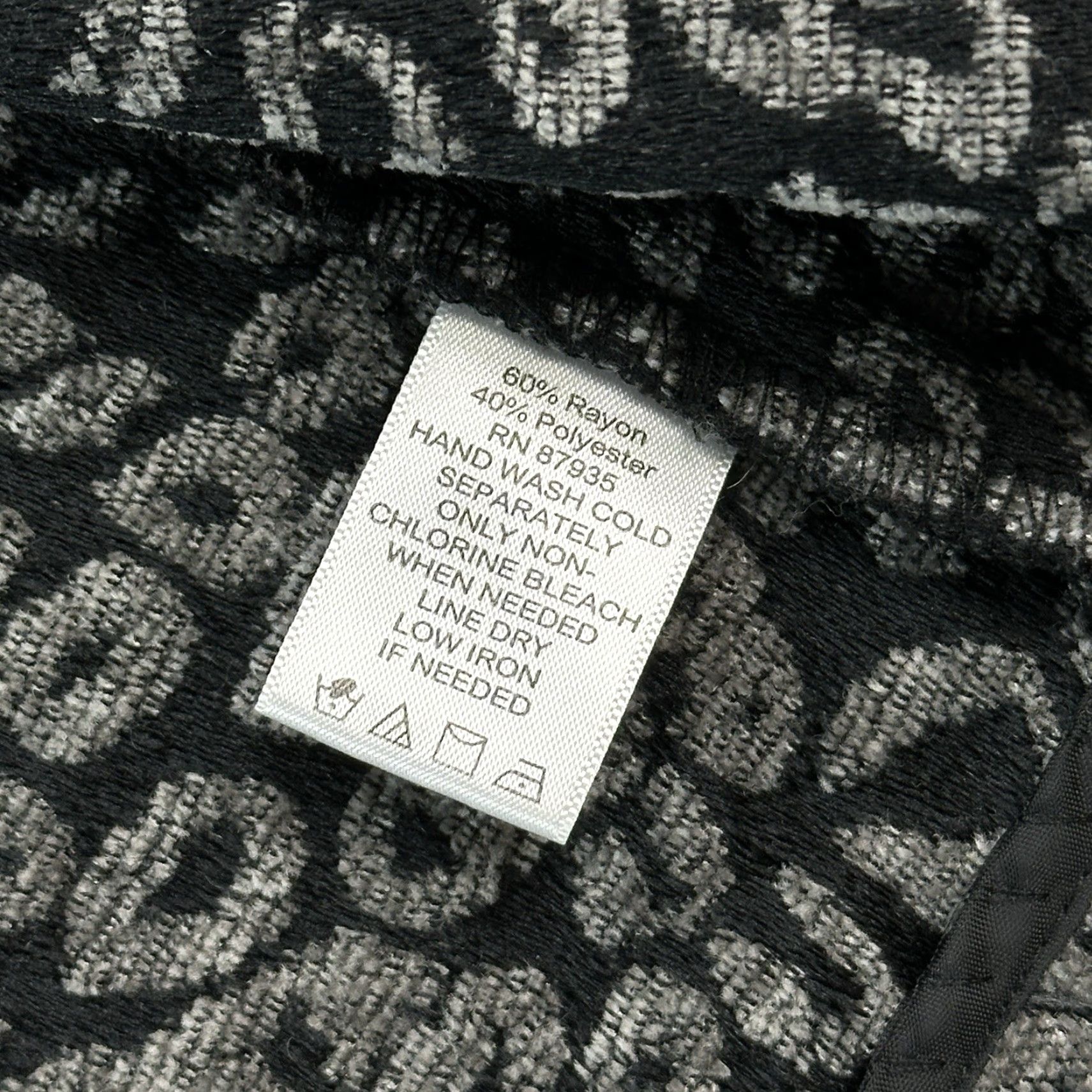 Vintage VINTAGE Susan Graver Vest Women's 16 Gray Animal Print Tapestry Leopard Sleeveless Boho Size M / US 6-8 / IT 42-44 - 5 Thumbnail