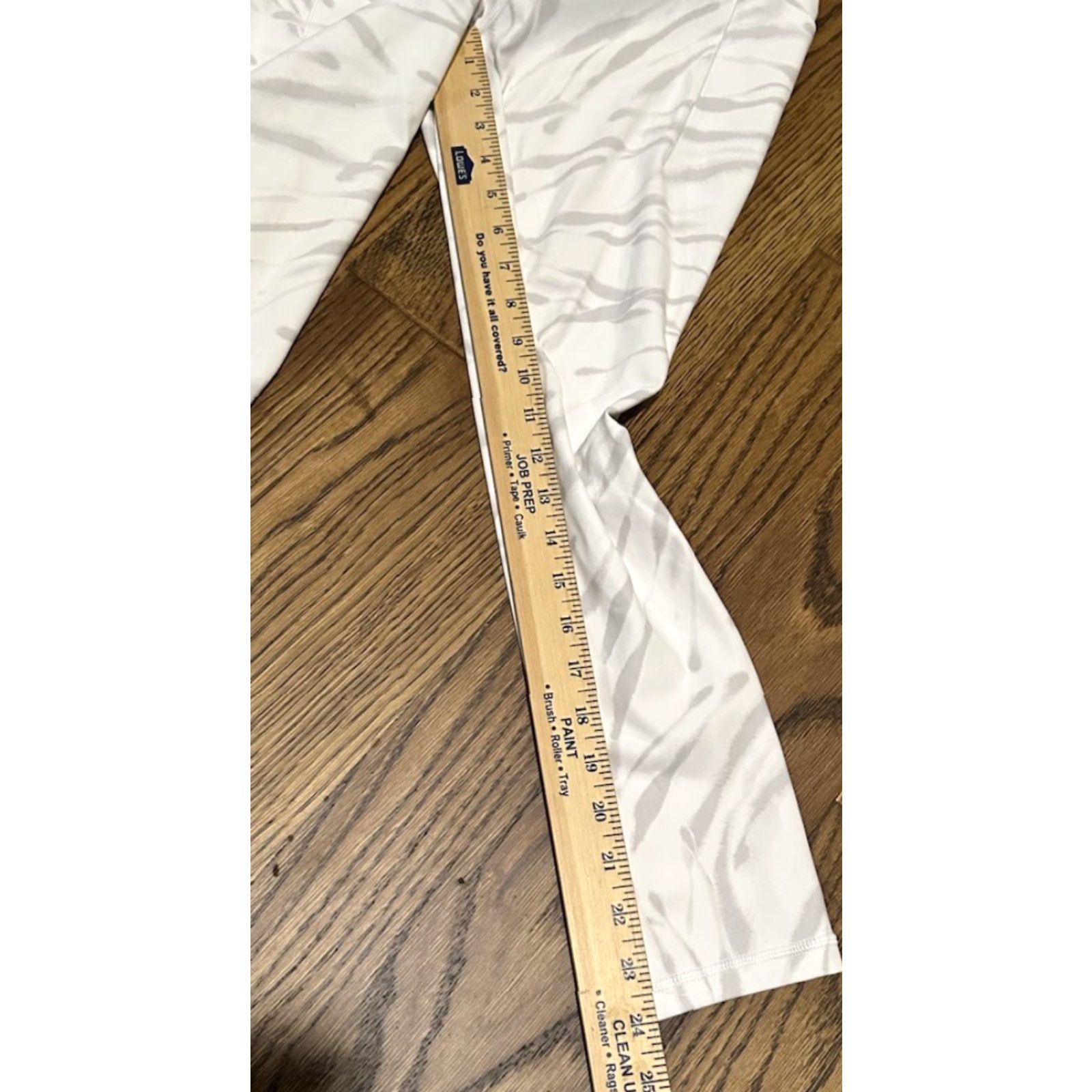 Athleta Athleta Leggings Womens Medium White Salutation Stash Pocket II 7/8 Tight Size 32" / US 10 / IT 46 - 8 Thumbnail