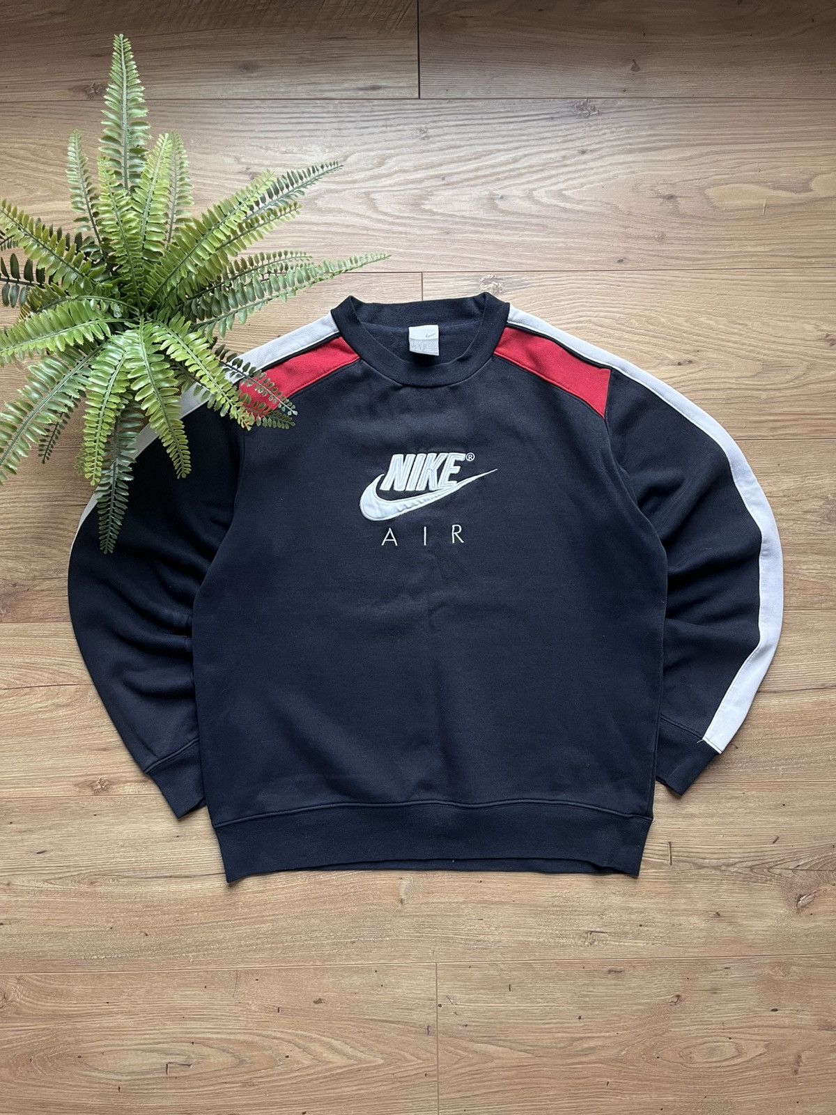 Nike 90’s NIKE AIR BIG CENTRAL SWOOSH LOGO Y2K RETRO CREWNECK Size US S / EU 44-46 / 1 - 1 Thumbnail