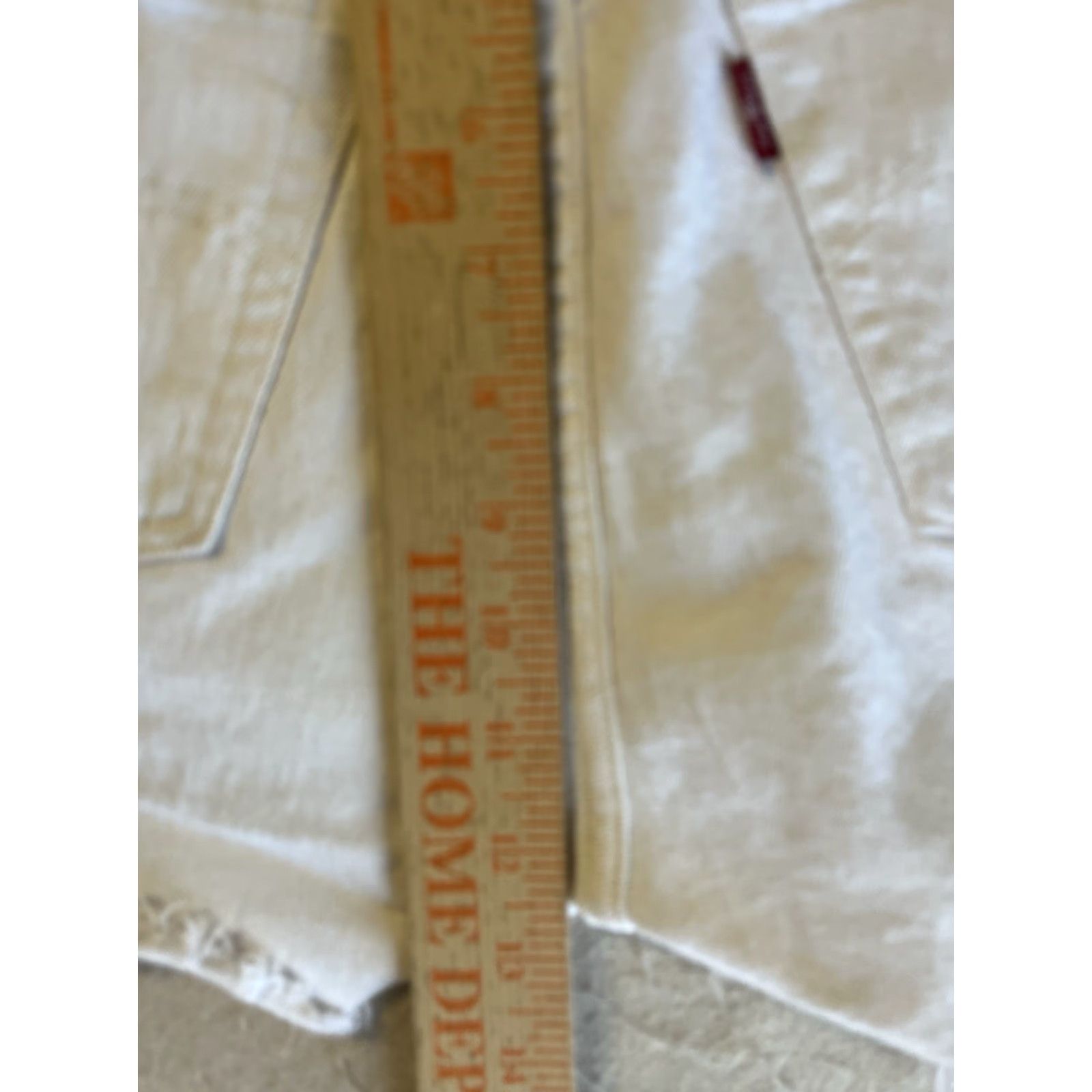 Levi's Levi's 501 White Button Fly High Rise Jean Shorts Women's Size 28 Casual Solid White Cut-Off Jeans Short Women's 28 Size 28" / US 6 / IT 42 - 4 Thumbnail