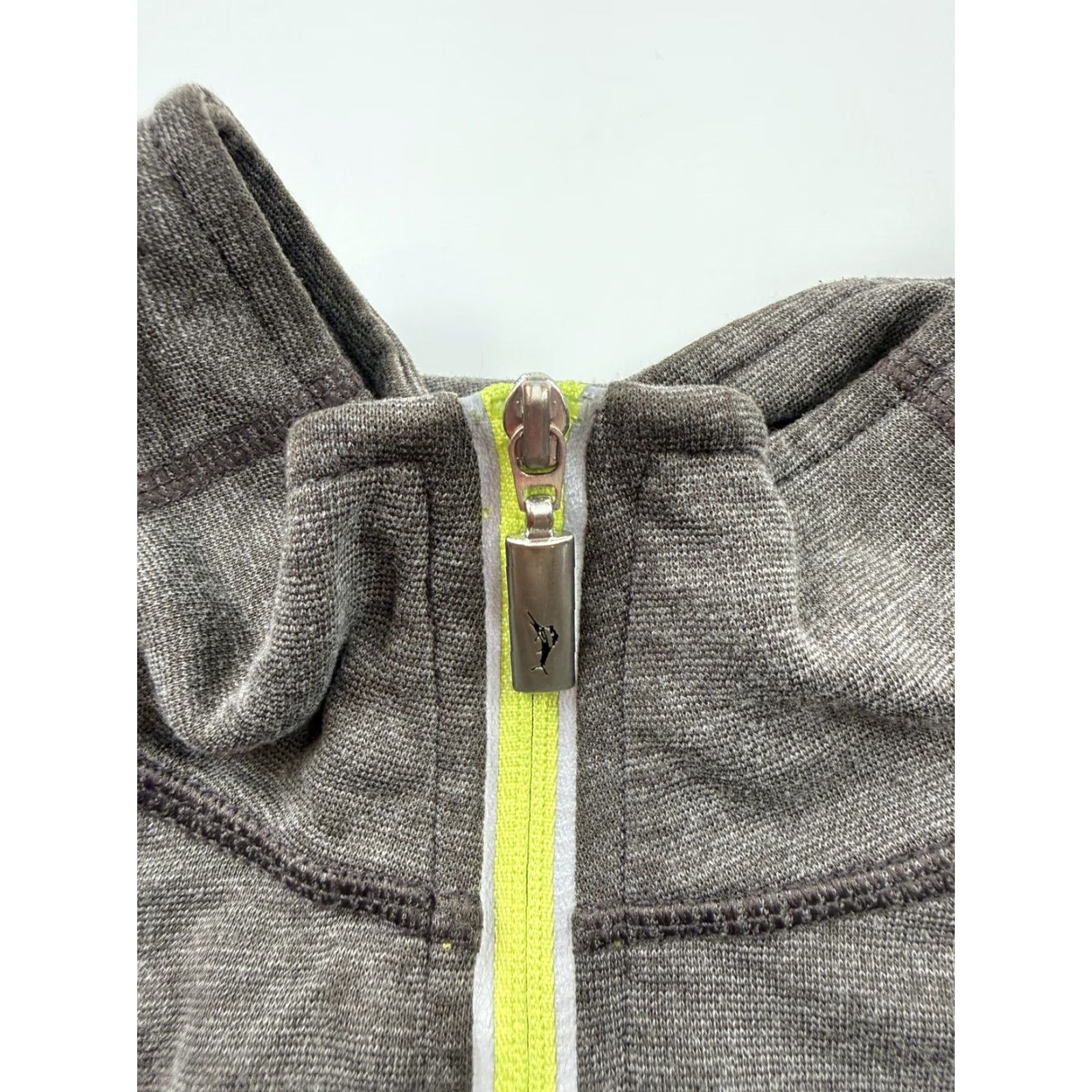 Tommy Bahama Tommy Bahama Pullover Mens XL Gray 1/4 Zip Lightweight Long Sleeve Casual Raglan Sleeve Mock Neck 75% Polyester 25% Rayon Size US XL / EU 56 / 4 - 4 Thumbnail