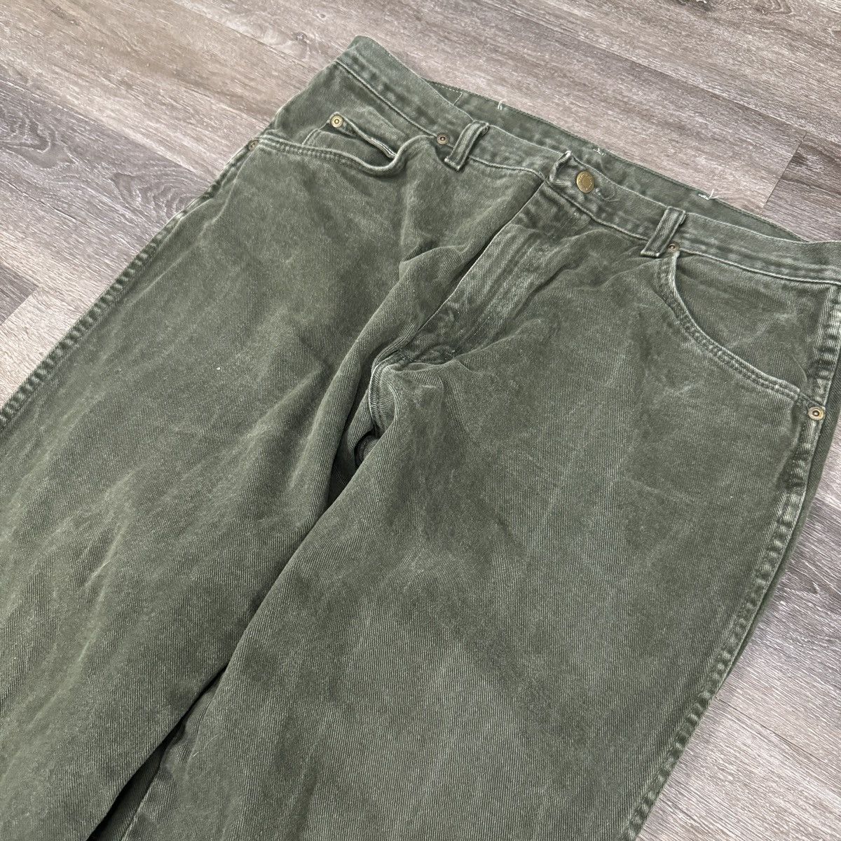 Vintage × Wrangler Vintage 90d Wrangler olive green wide leg essential jeans Size US 36 / EU 52 - 4 Thumbnail