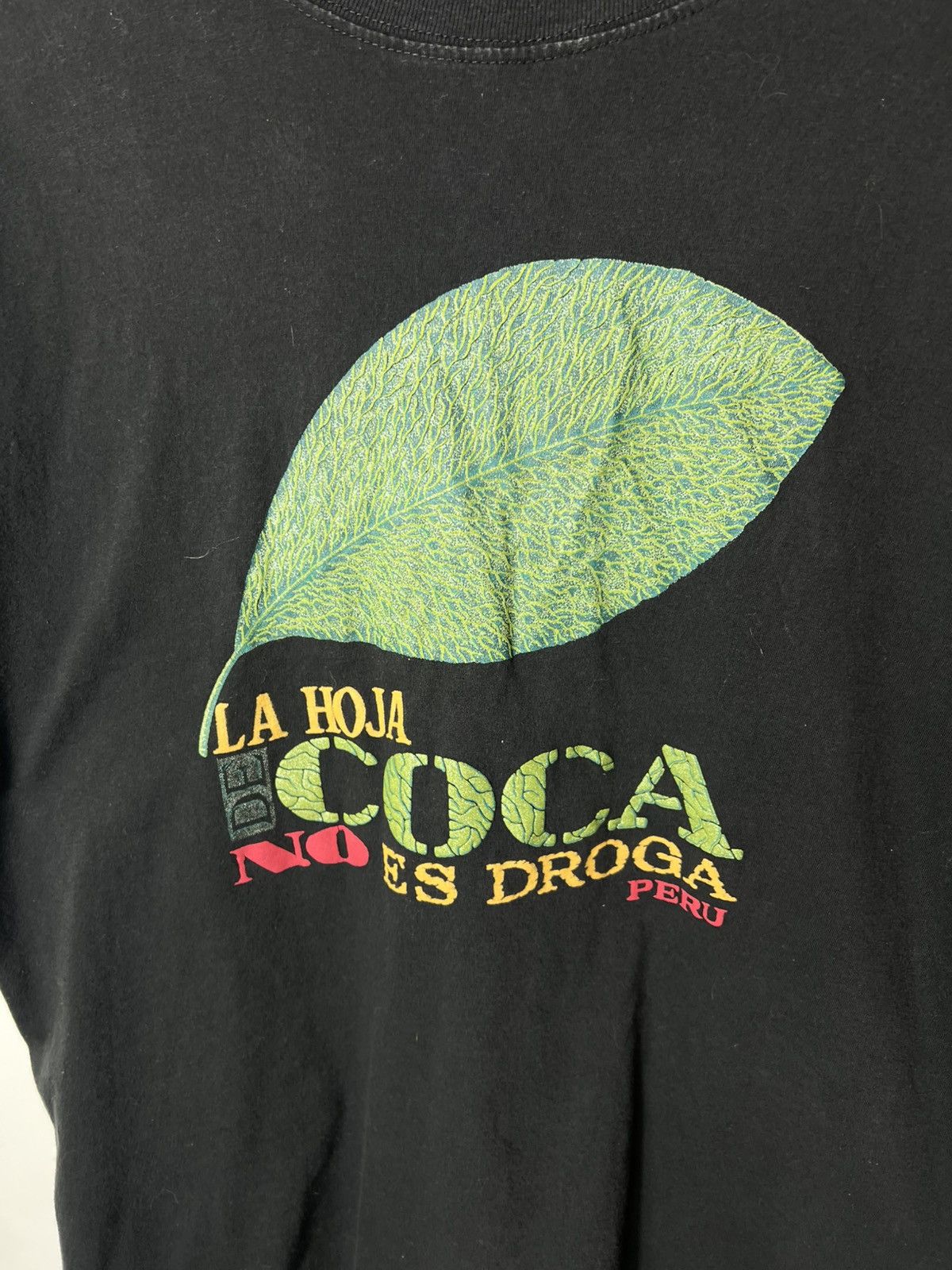 Vintage Vintage La Hoja Coca No Es Droga Weed Drugs Funny T-shirt Size US M / EU 48-50 / 2 - 2 Thumbnail