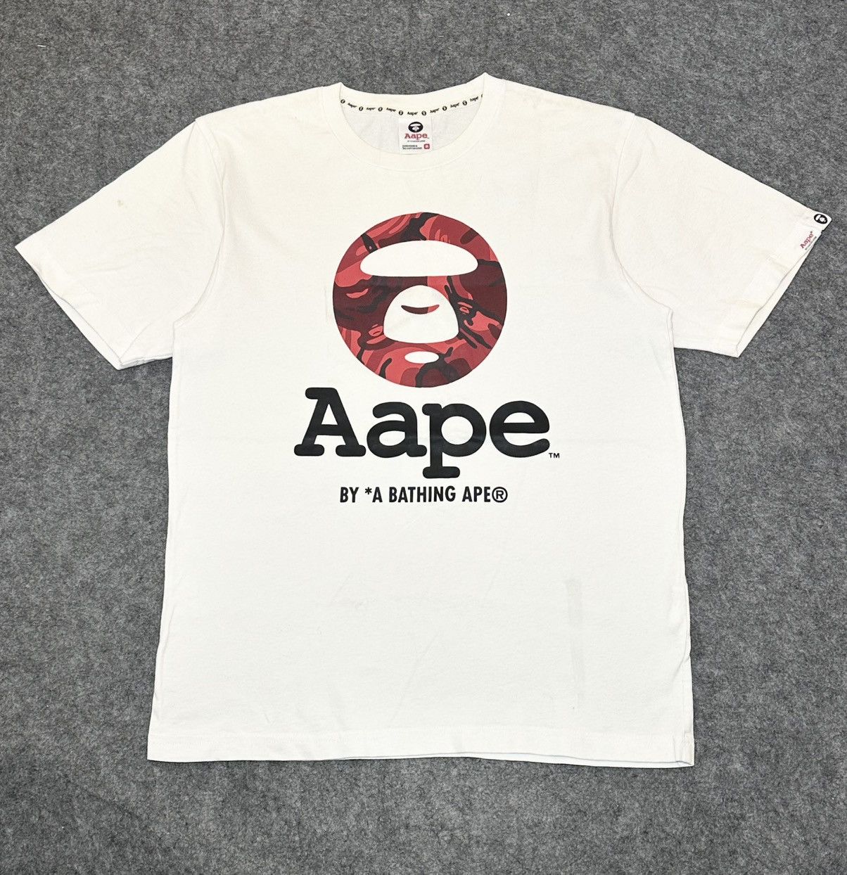 Aape AAPE by A Bathing Ape Moon Face Camo T-shirt in white. Size US M / EU 48-50 / 2 - 1 Thumbnail