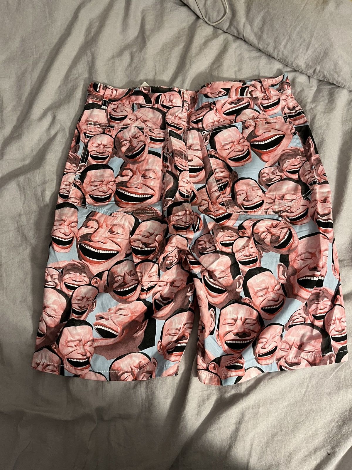 Comme des Garcons SHIRT Comme des garcons shirt yue minjun laughing shorts Size US 32 / EU 48 - 8 Thumbnail