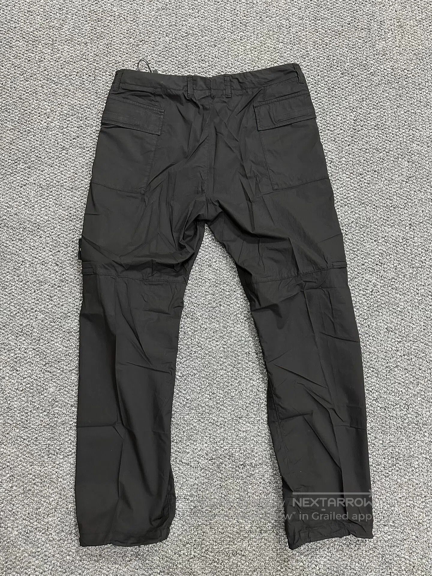 Stone Island stone island cargo pants in black. Size US 33 - 4 Thumbnail