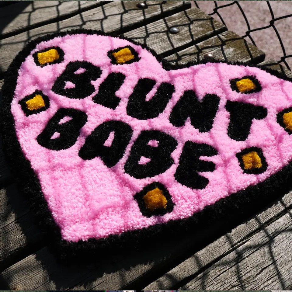 Designer × Vintage Blunt Babe Tufting Rug Size ONE SIZE - 2 Thumbnail