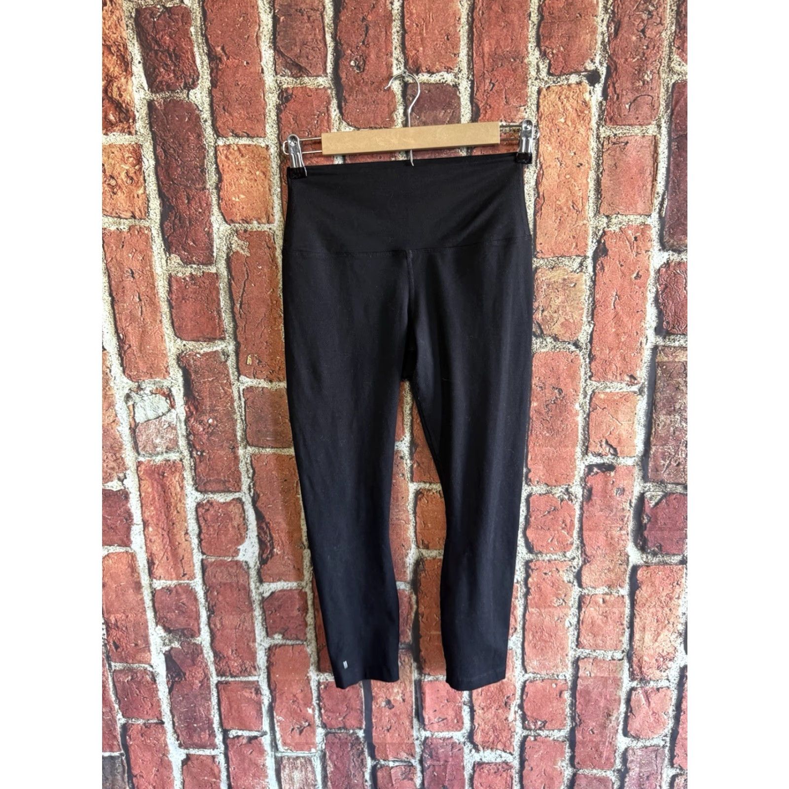 Vintage Nobull Womens Black Athletic Cropped Leggings Size Small Size 28" / US 6 / IT 42 - 2 Thumbnail