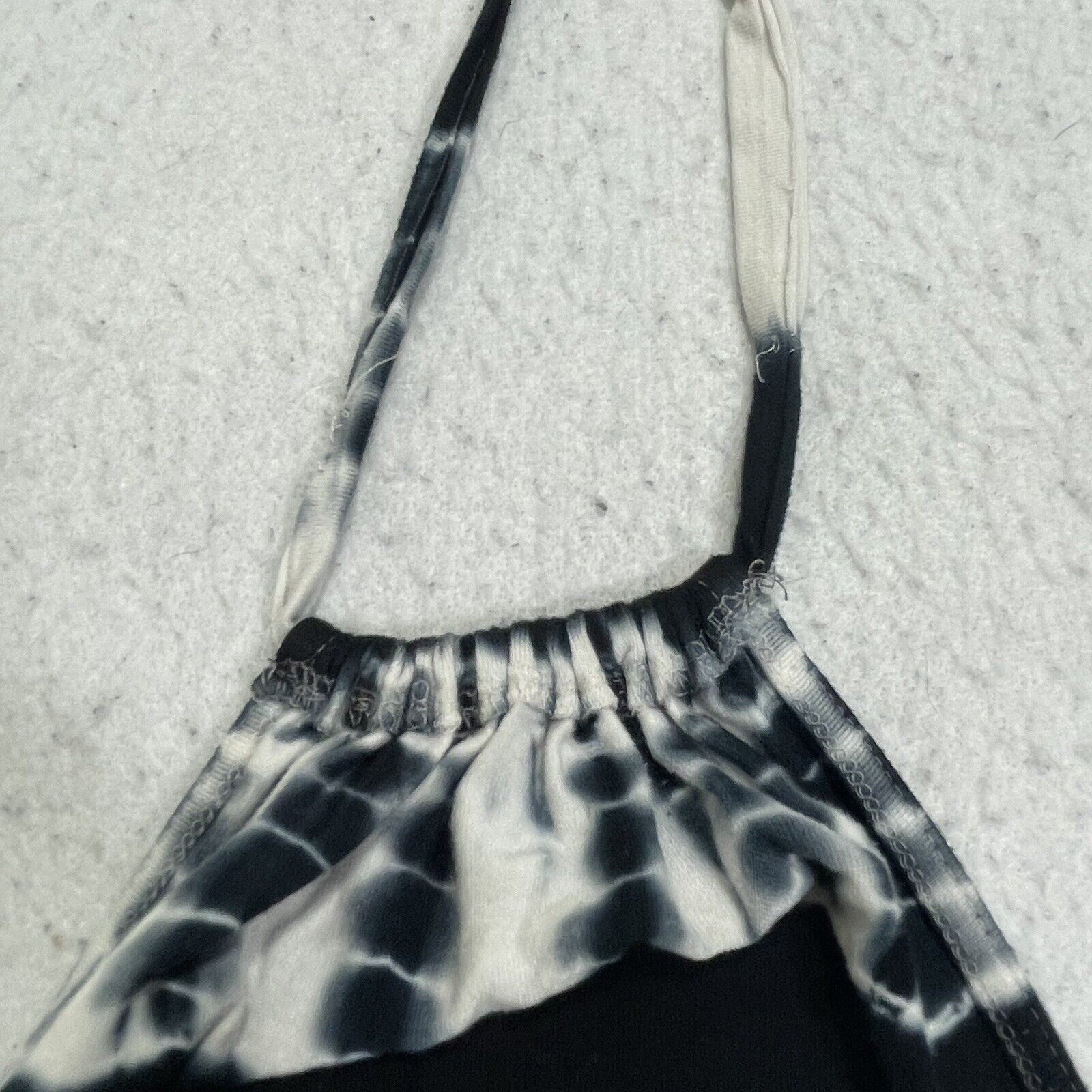 Forever 21 Forever21 Tie-Dye Navy Blue + White Halter Crop Top Size XS / US 0-2 / IT 36-38 - 4 Thumbnail