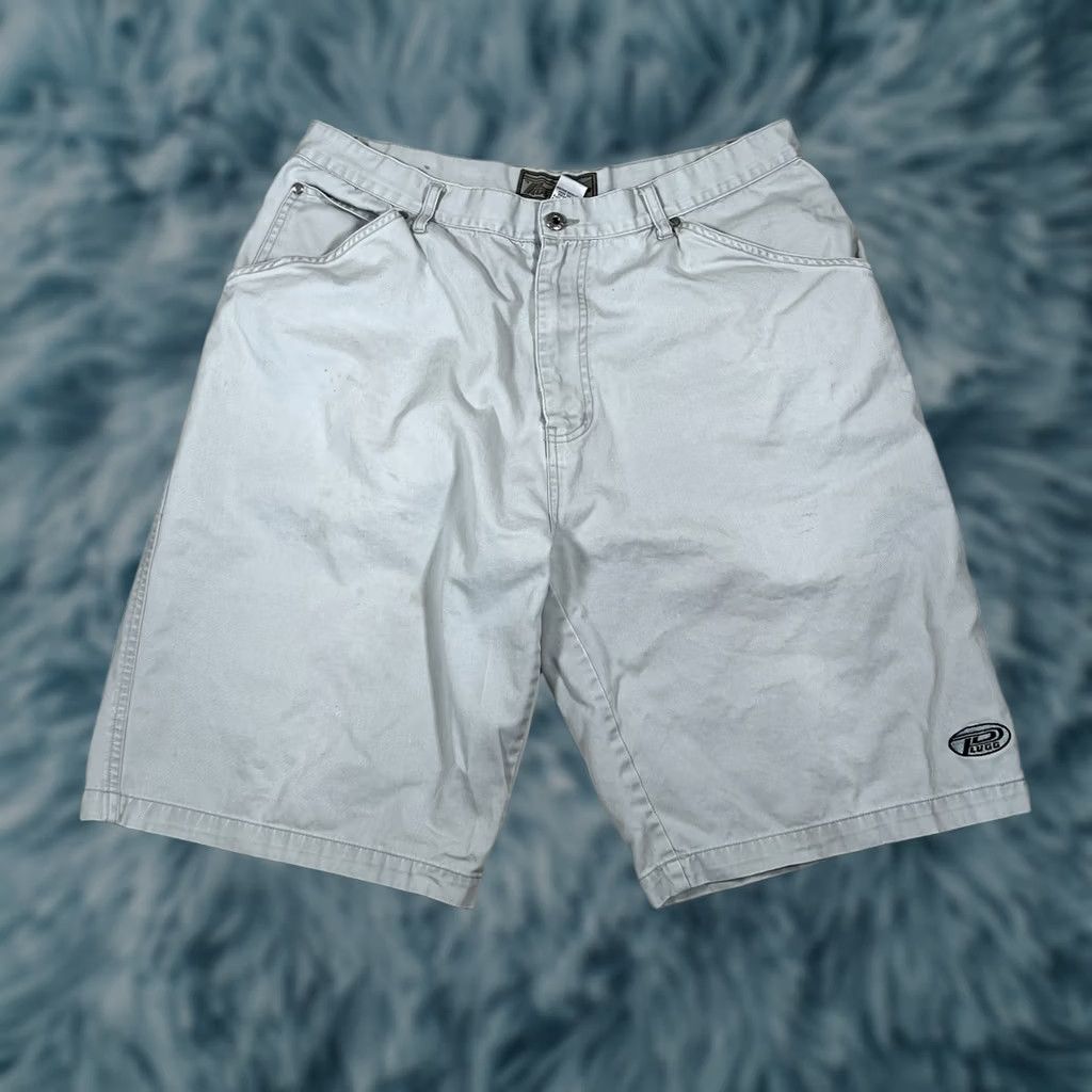 Vintage VINTAGE Plugg Bermuda Shorts Baggy Wide Leg 38 Gray Men Y2K 2000s Skater Shorts Size US 38 / EU 54 - 1 Thumbnail